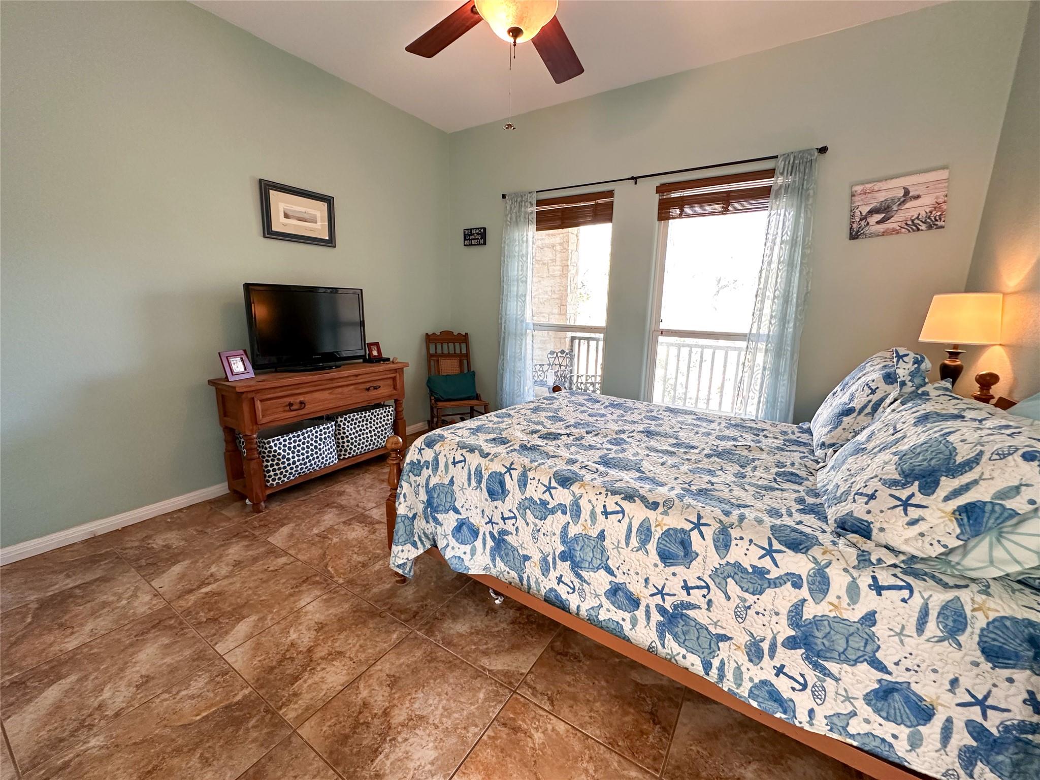 368 Woodlands DR