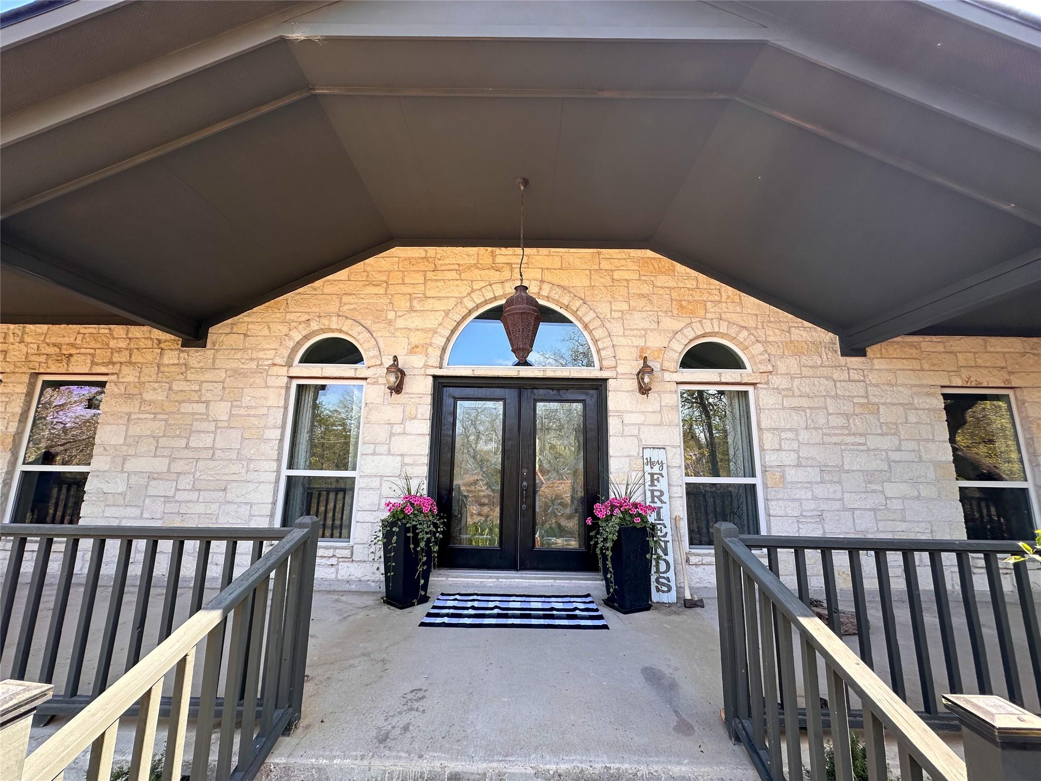 368 Woodlands DR