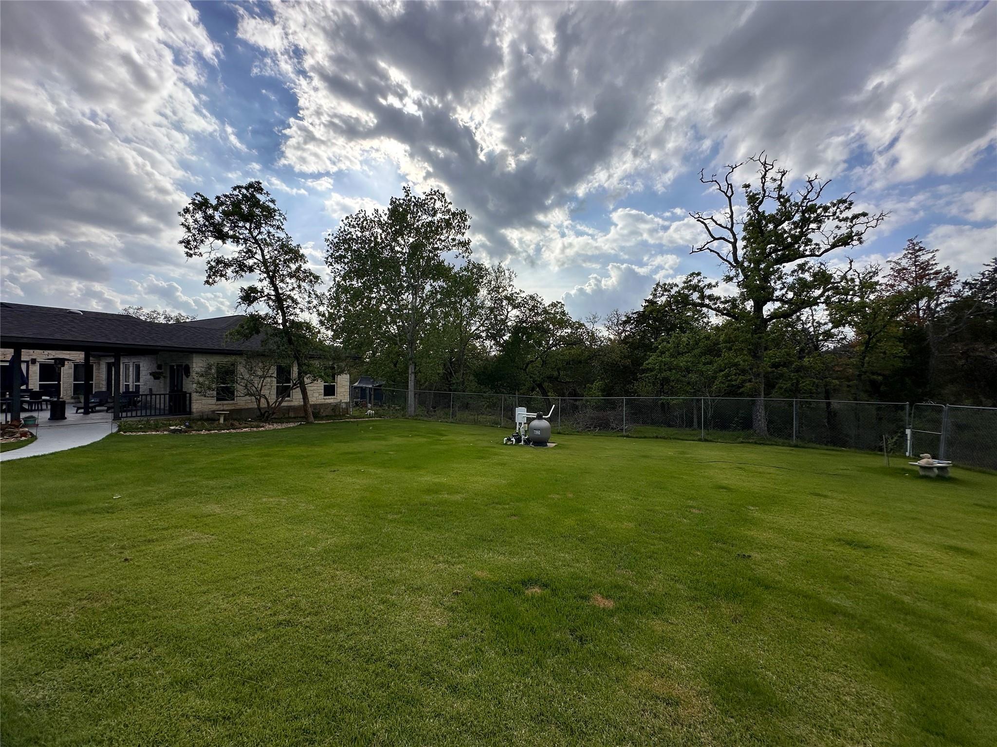 368 Woodlands DR