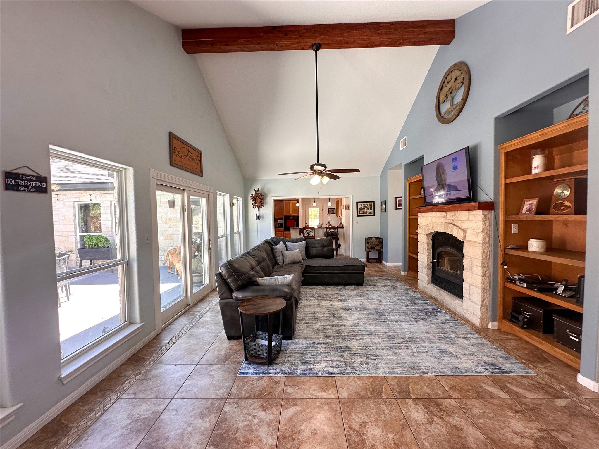 368 Woodlands DR