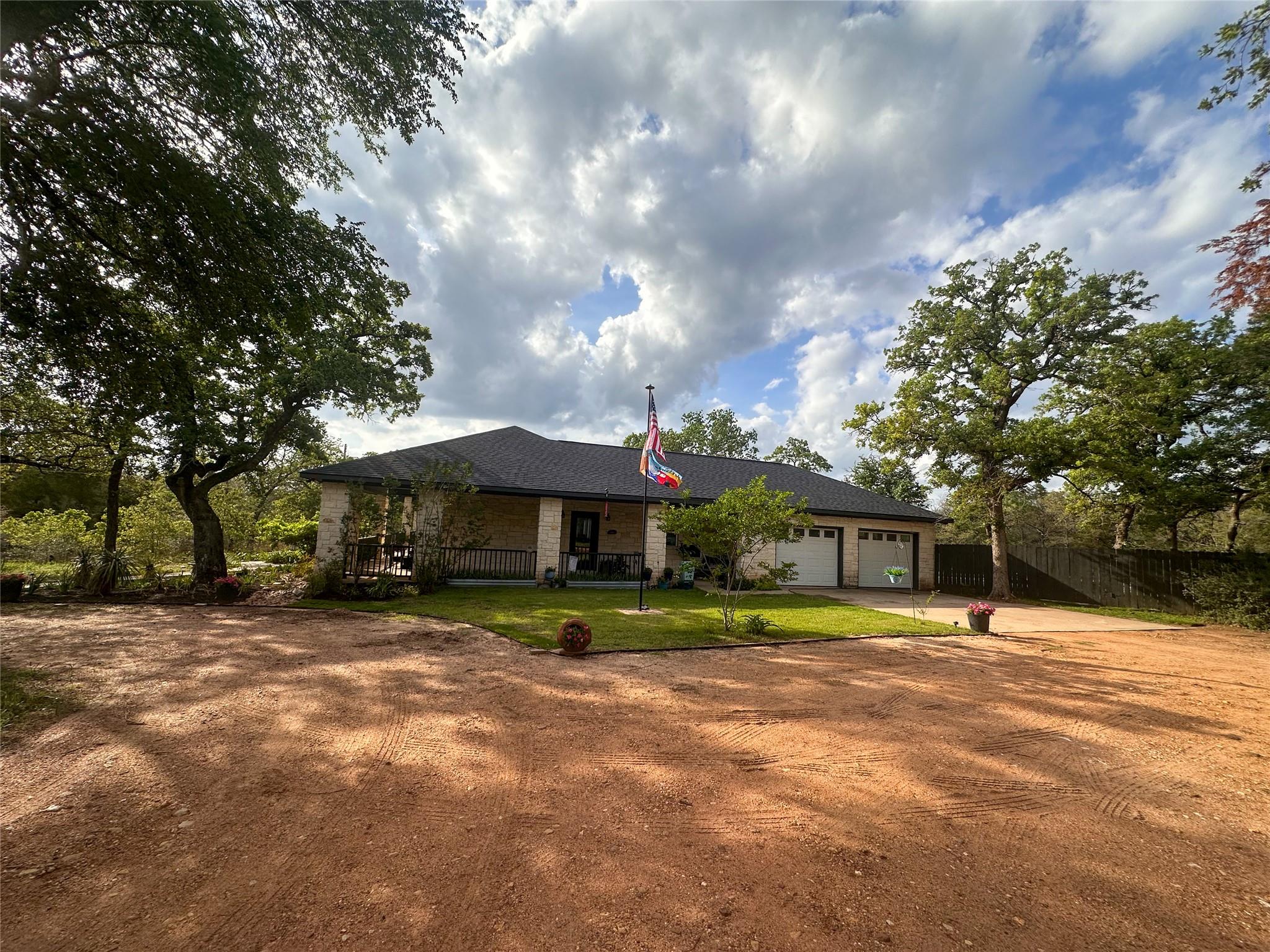 368 Woodlands DR