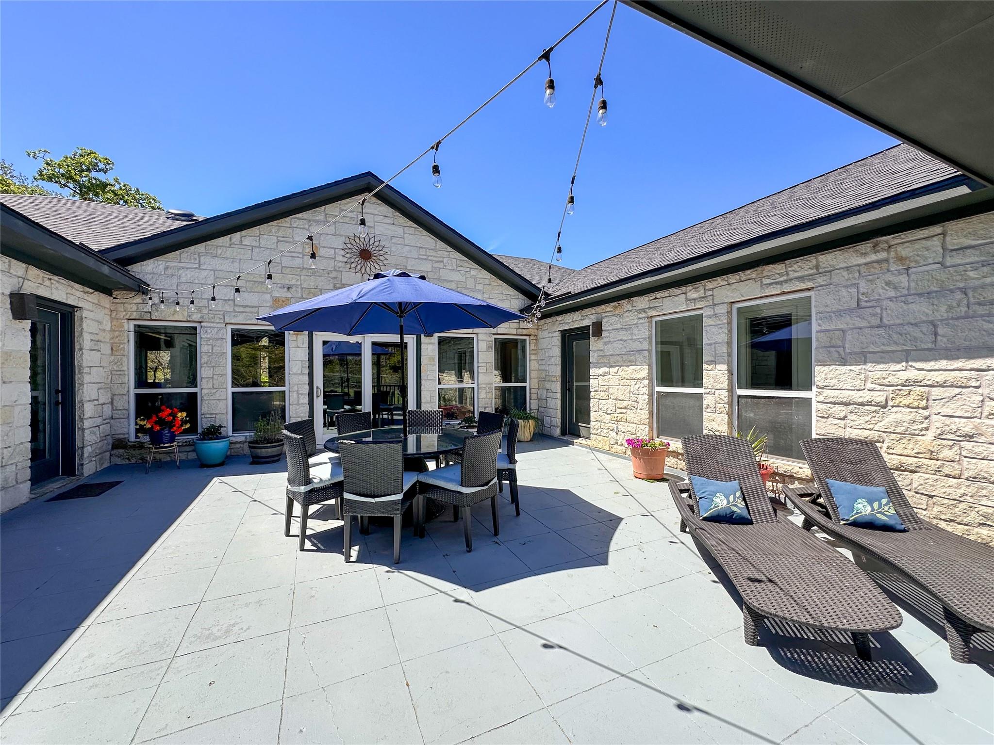 368 Woodlands DR