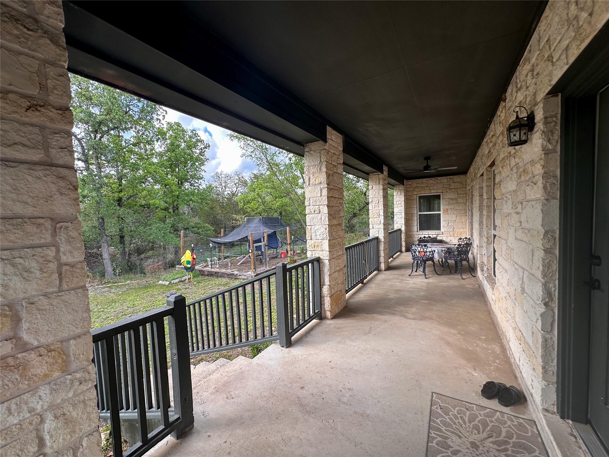 368 Woodlands DR