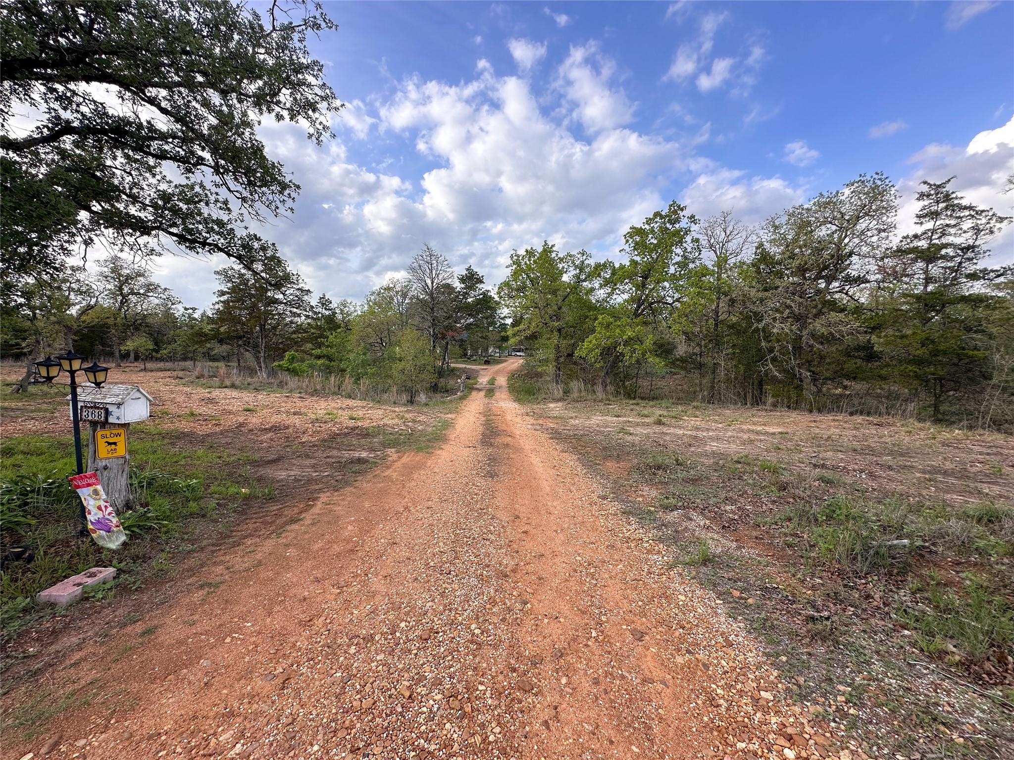 368 Woodlands DR