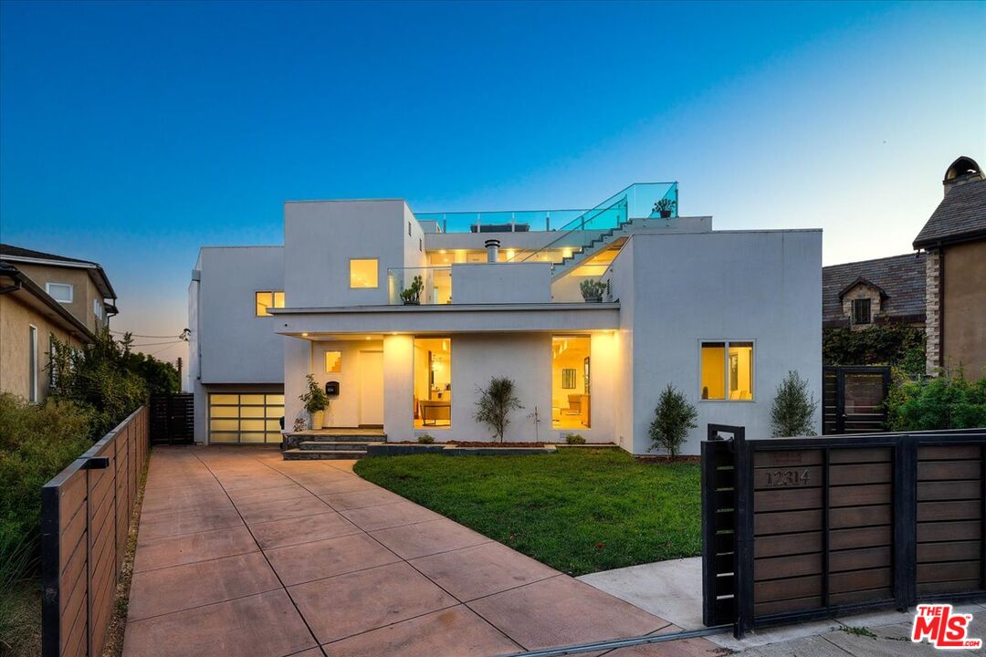 12314 Marine St