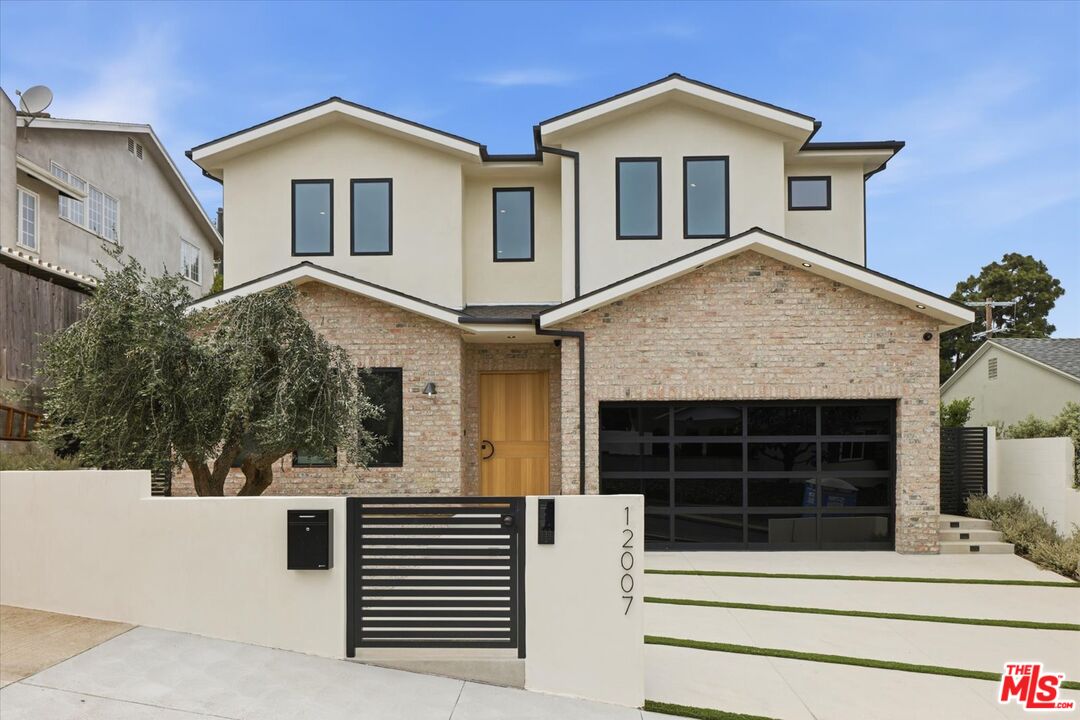 12007 Rose Ave