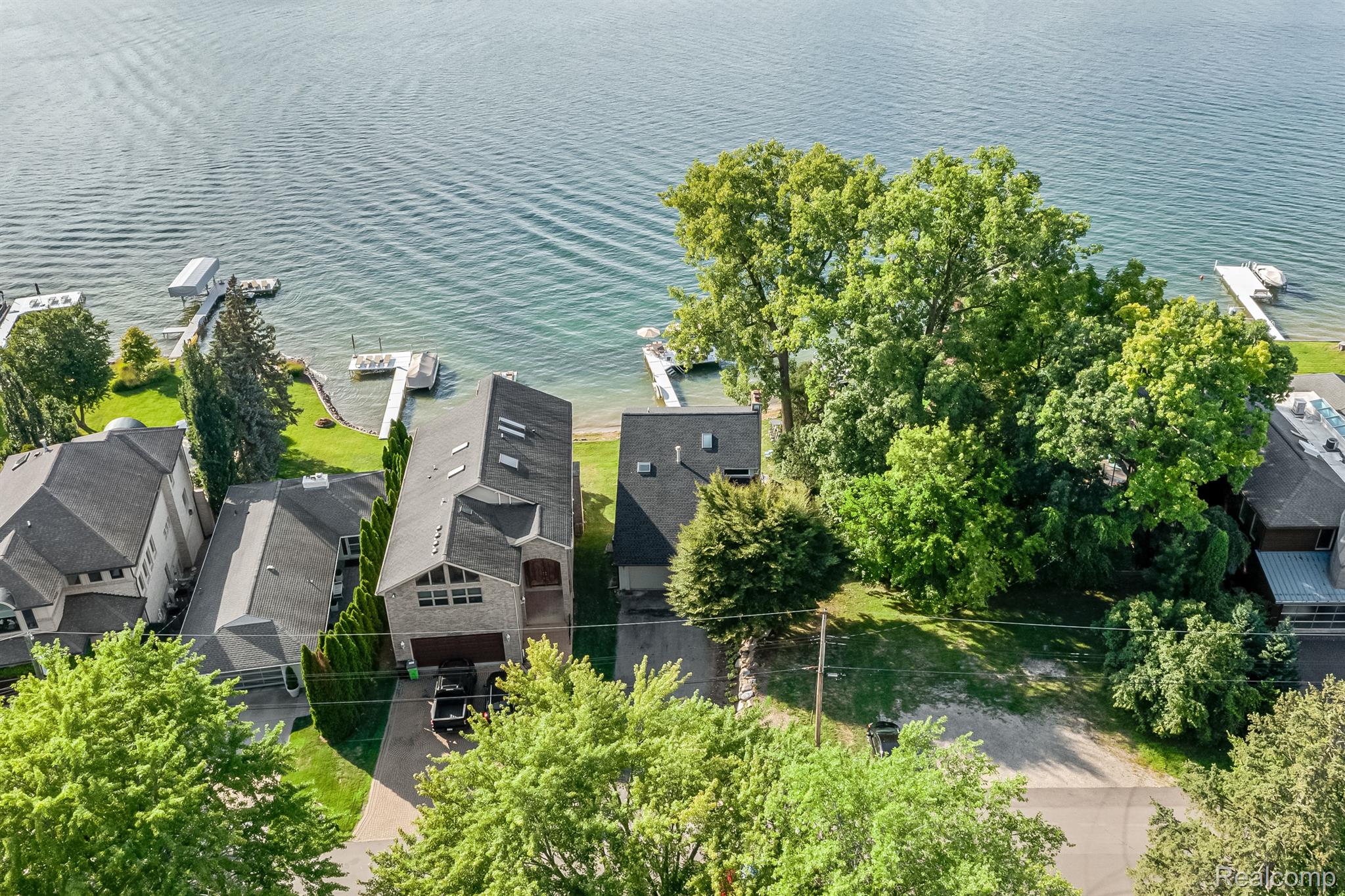 5494 PUTNAM Drive