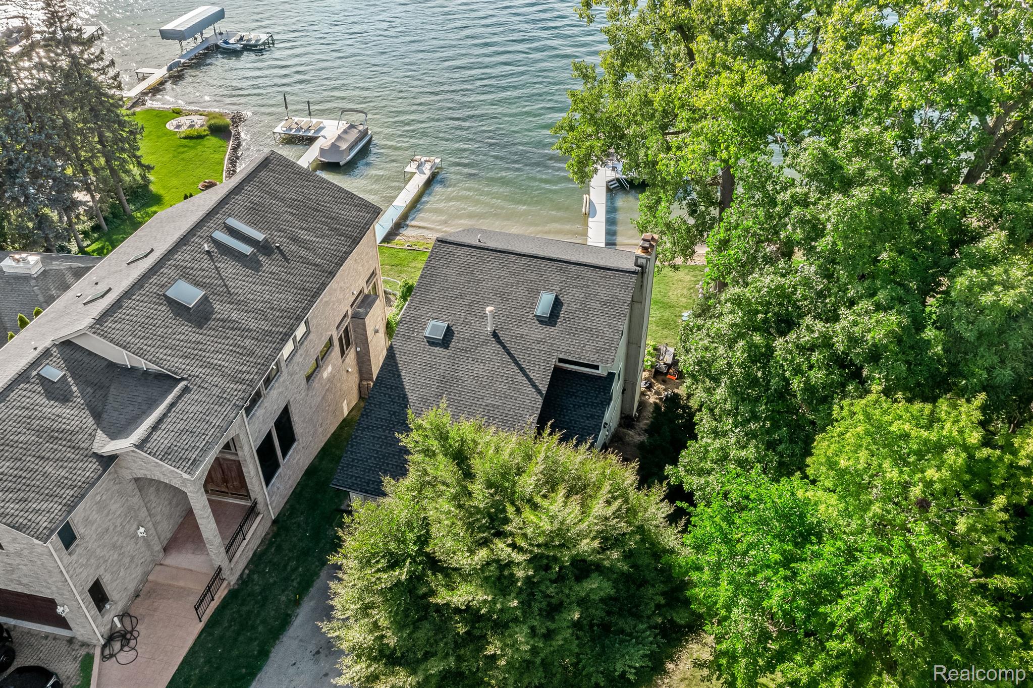 5494 PUTNAM Drive