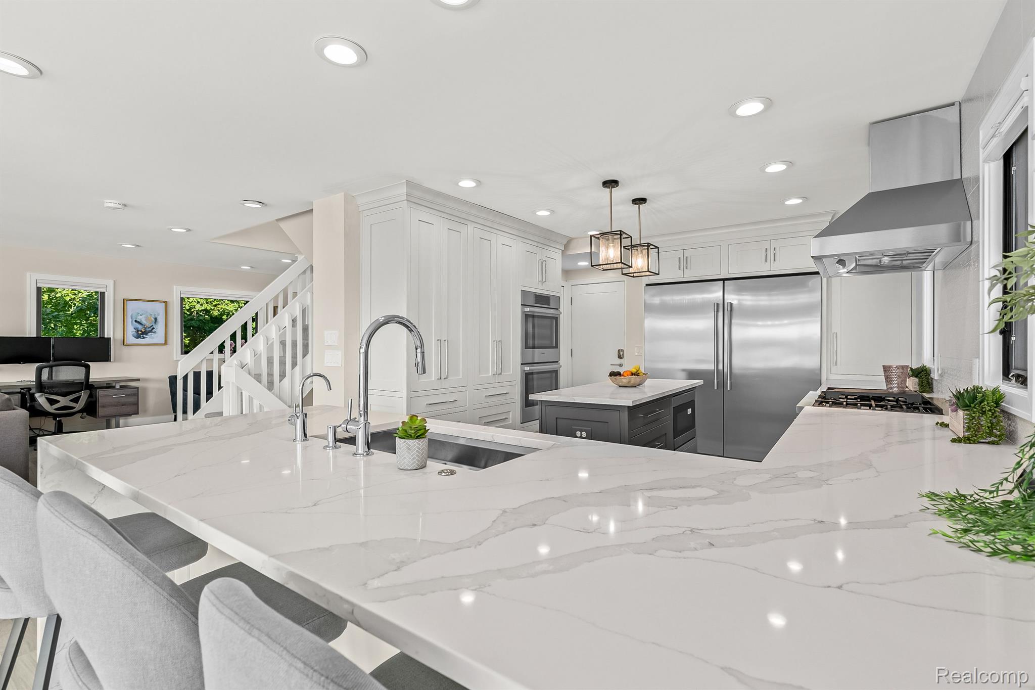 5494 PUTNAM Drive