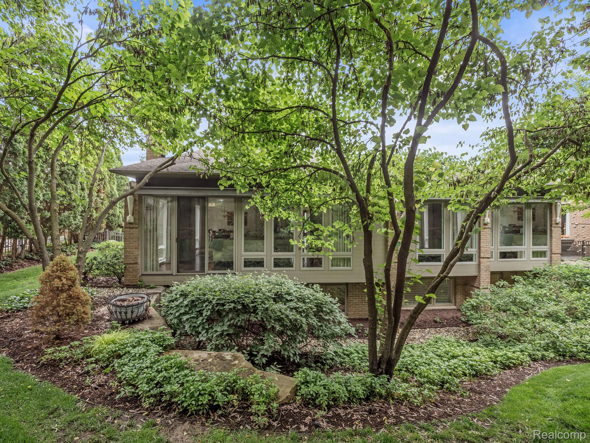 1068 WATERFALL Court