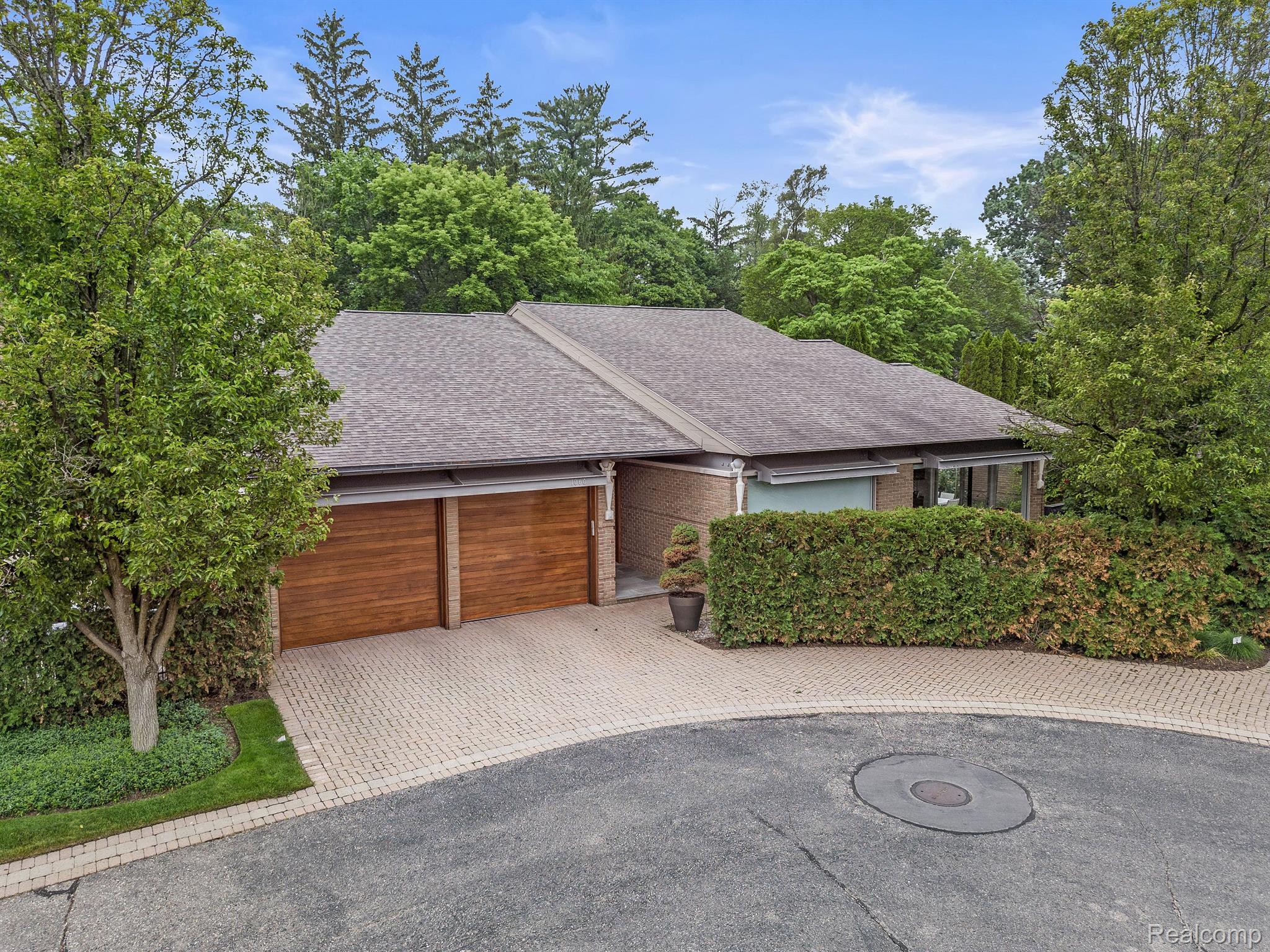 1068 WATERFALL Court