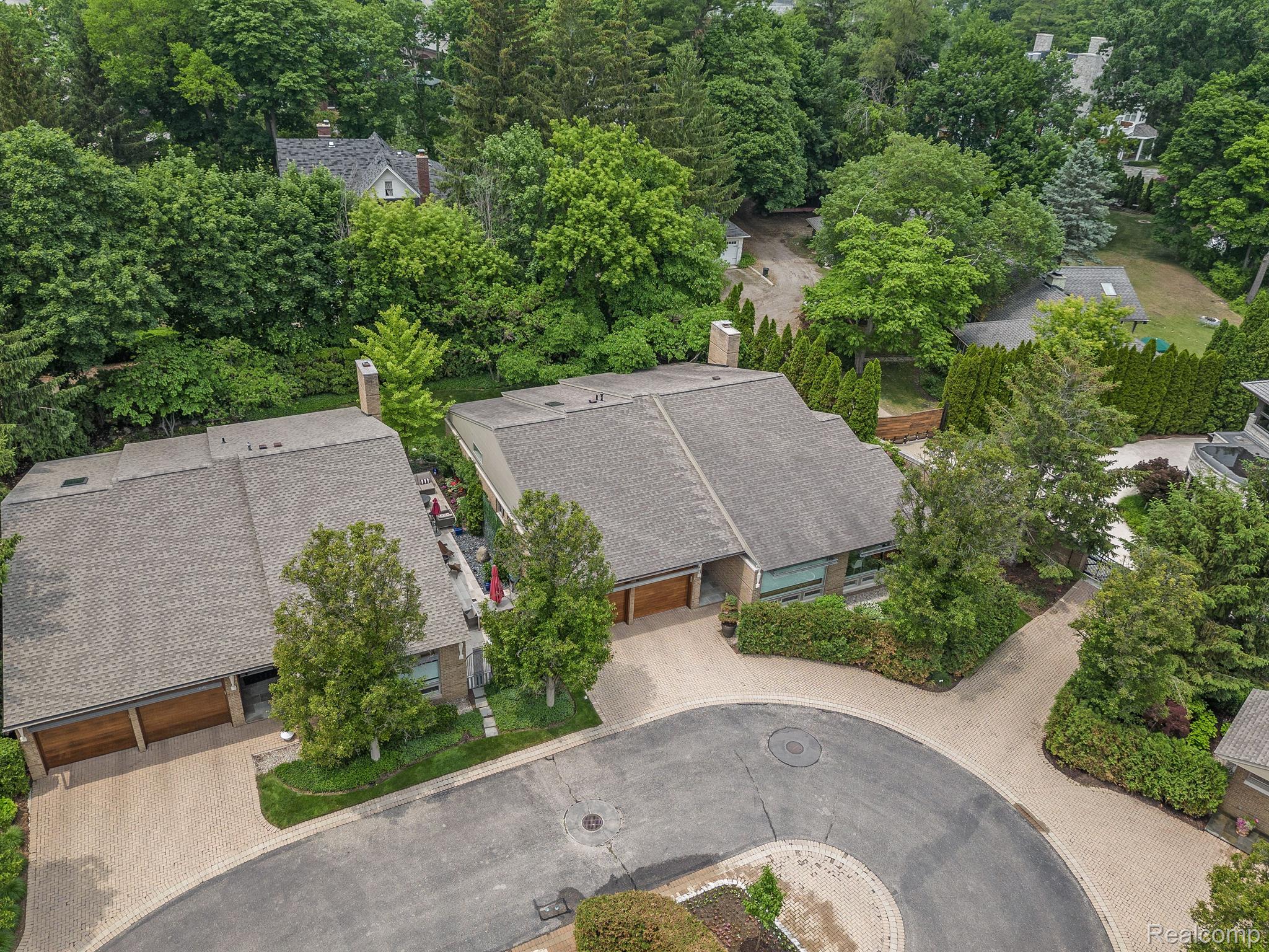 1068 WATERFALL Court