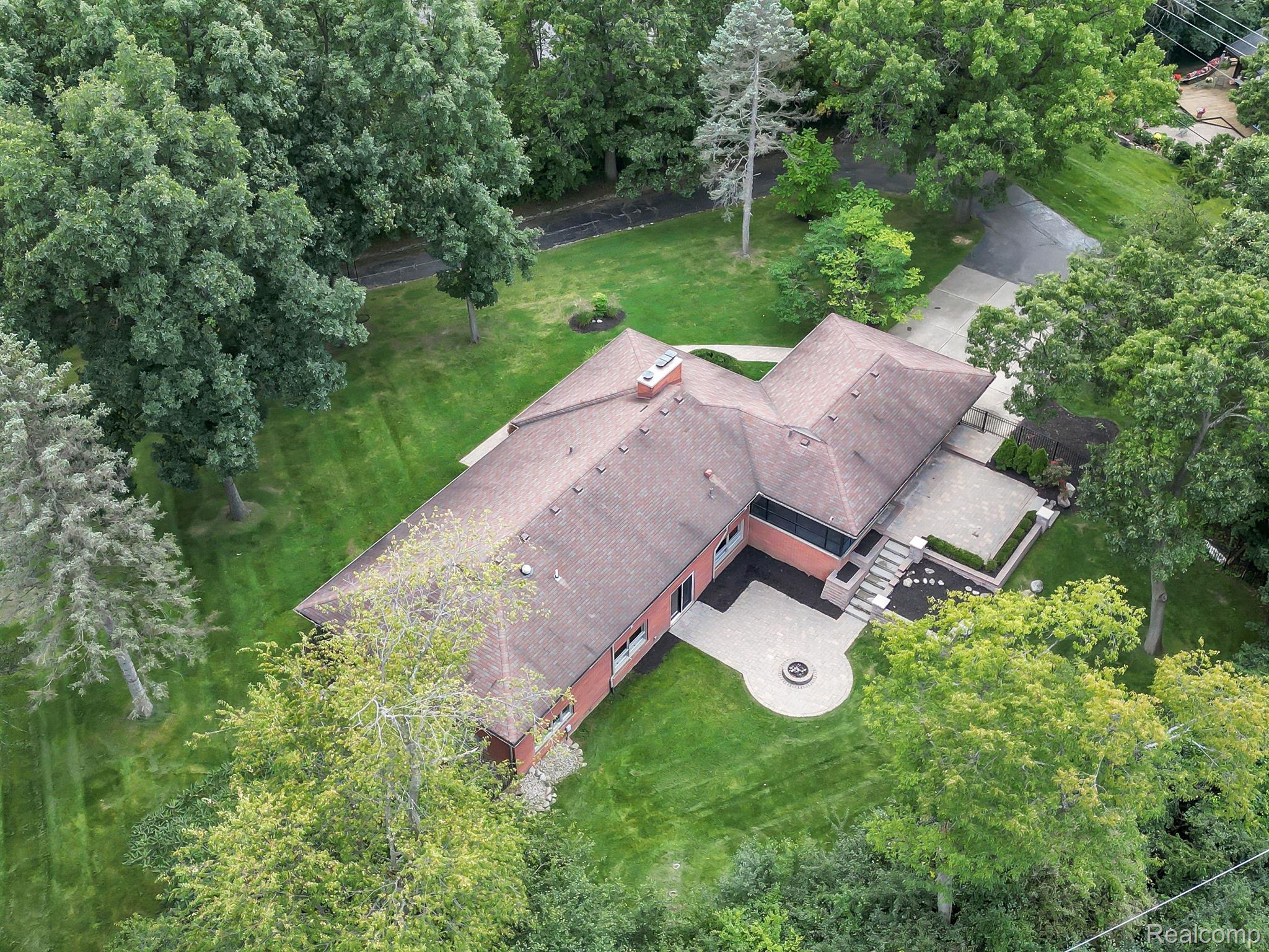 4901 MALIBU Drive
