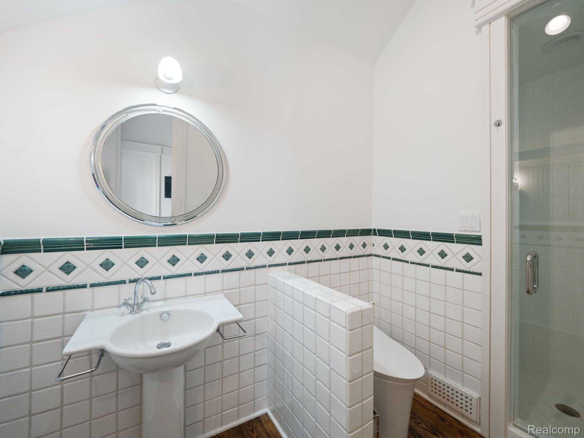 4985 MIDDLEBELT Road