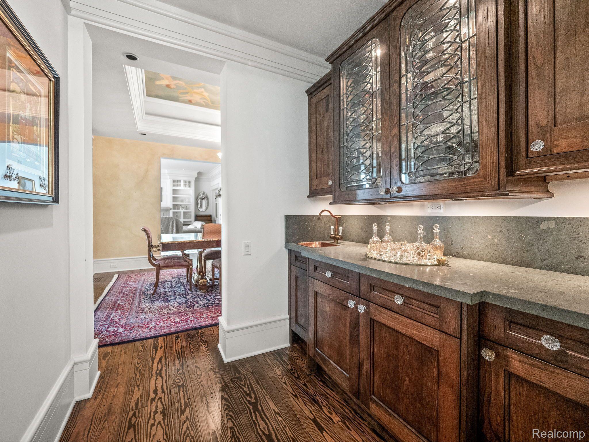 4985 MIDDLEBELT Road