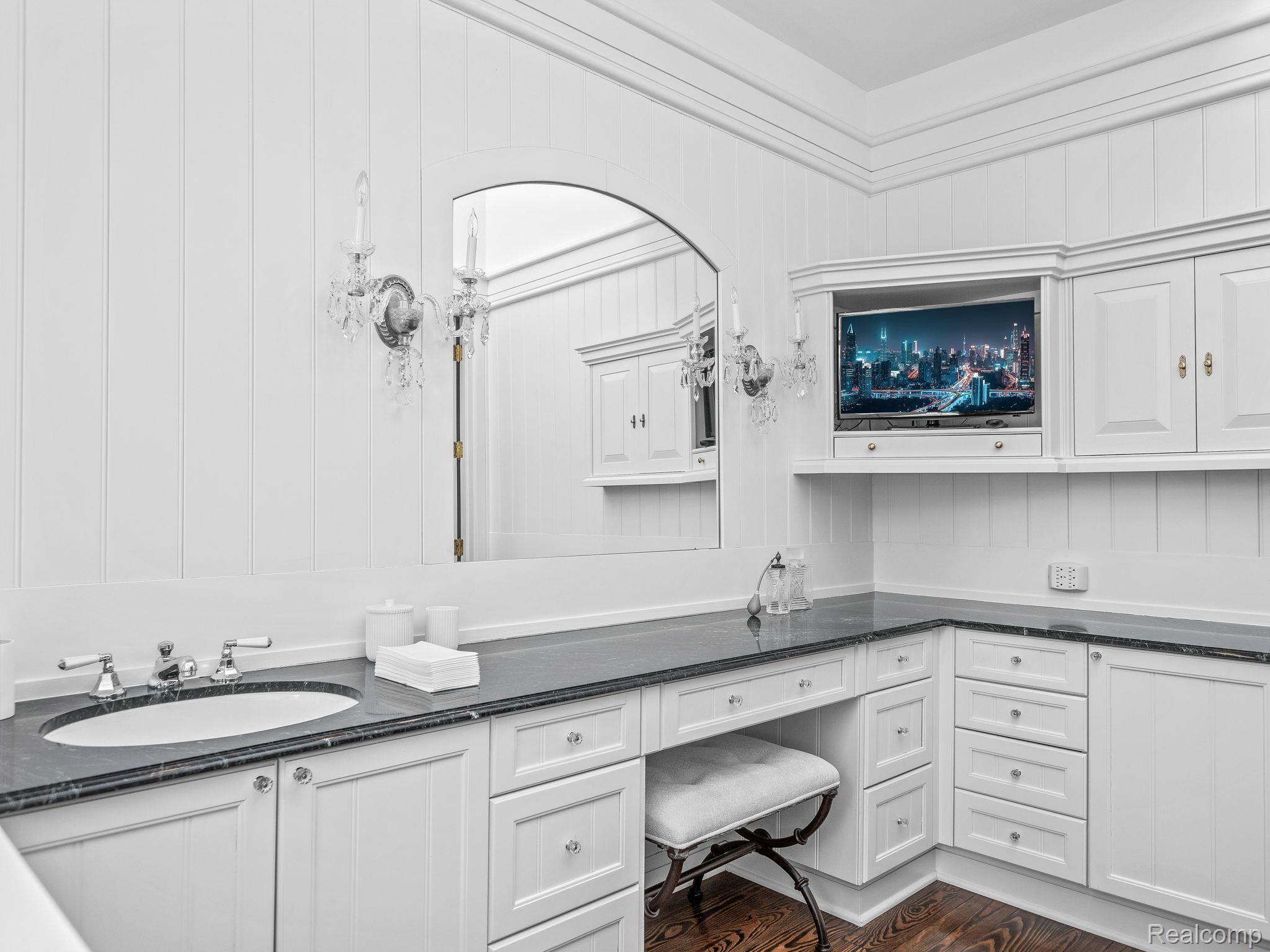 4985 MIDDLEBELT Road