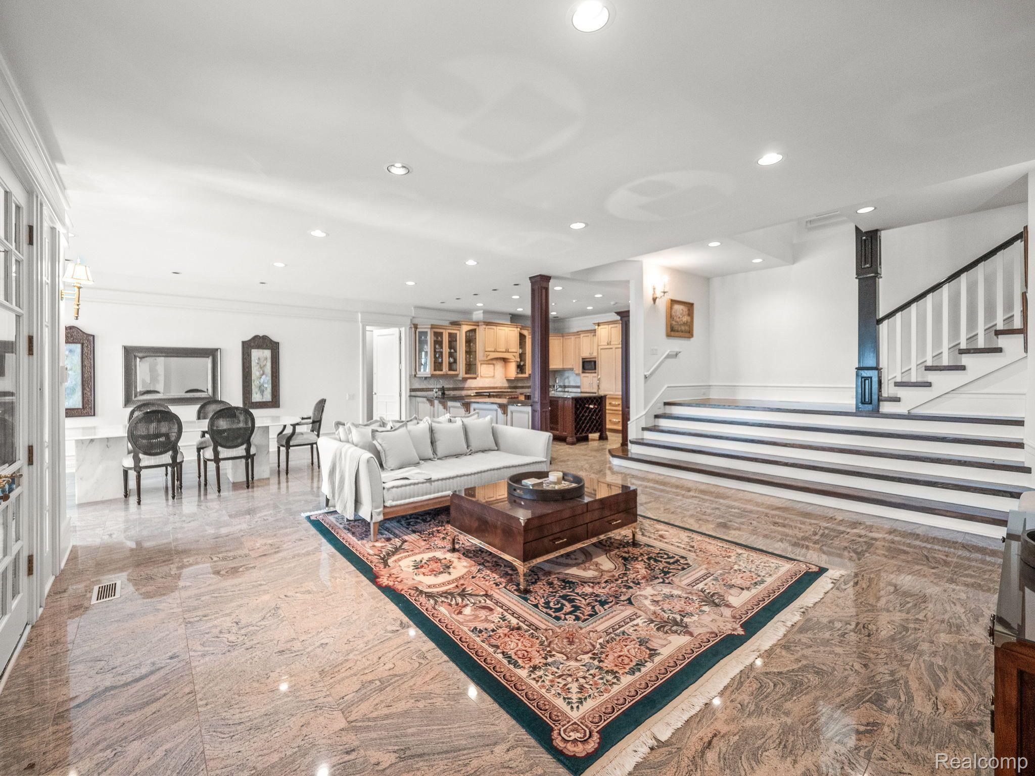 4985 MIDDLEBELT Road