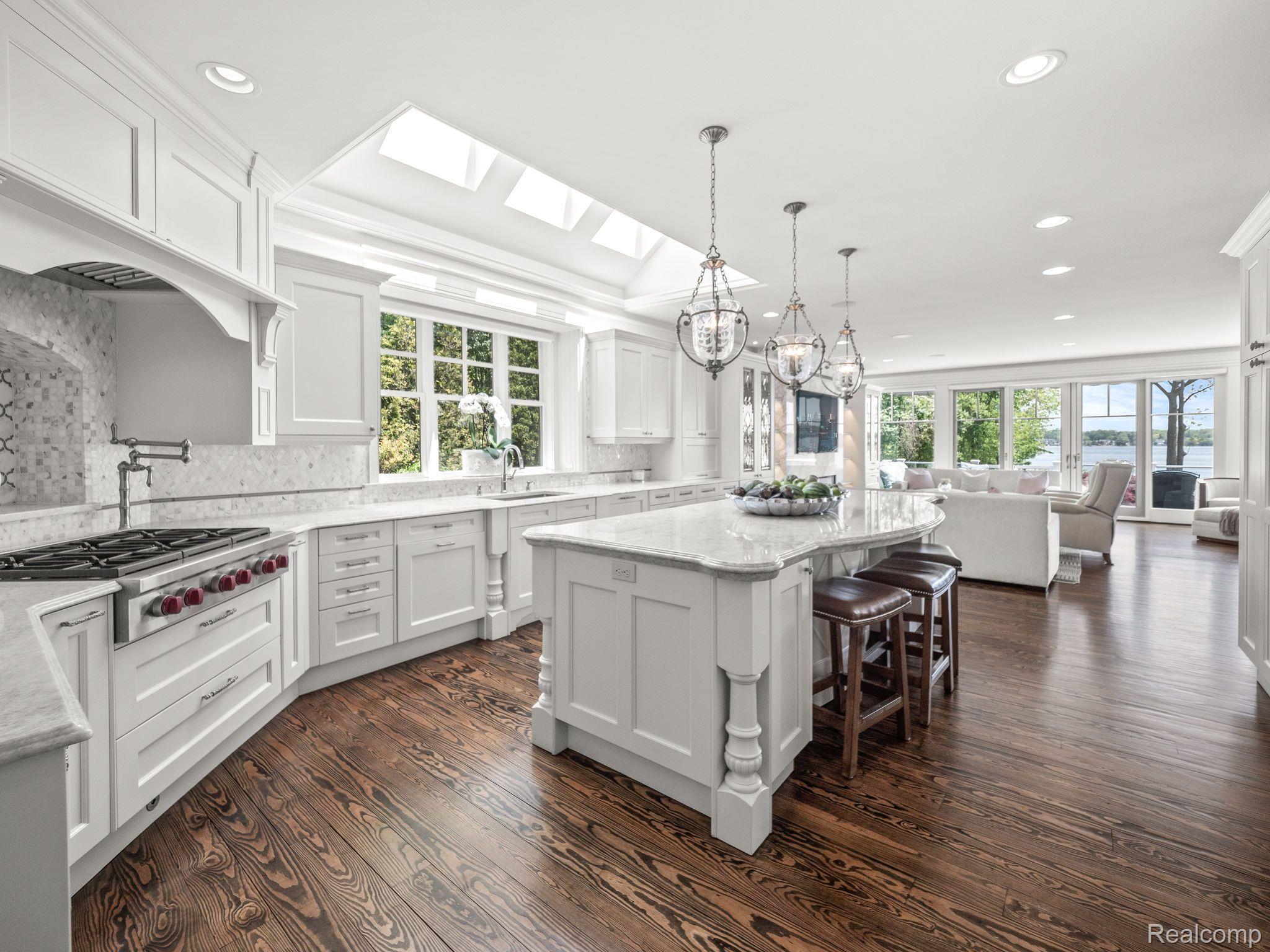 4985 MIDDLEBELT Road