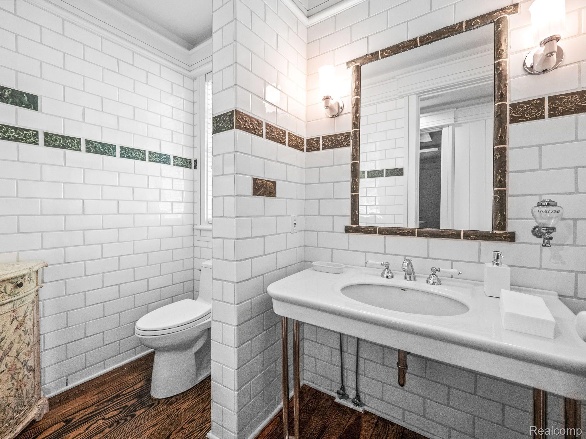 4985 MIDDLEBELT Road