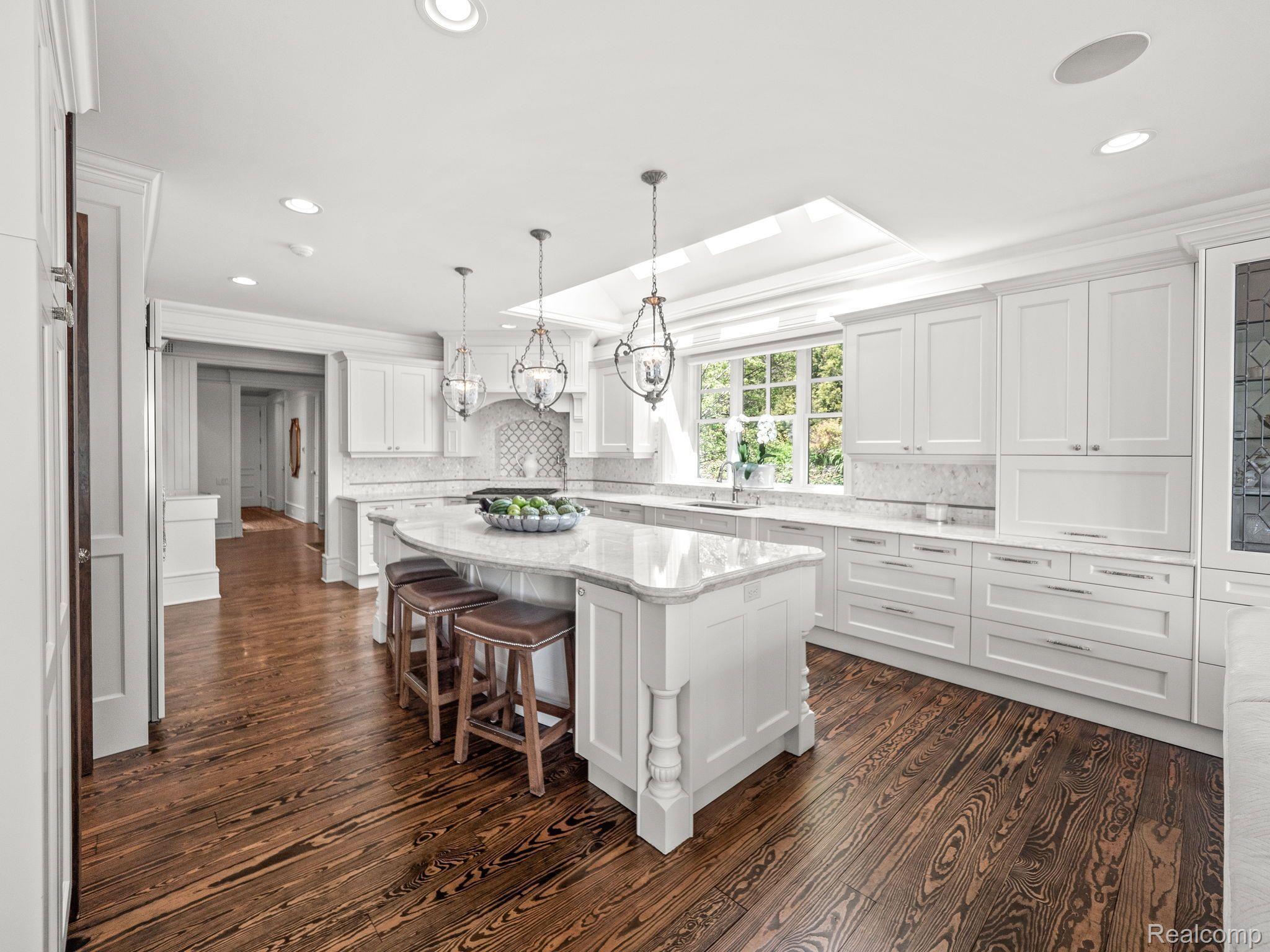 4985 MIDDLEBELT Road