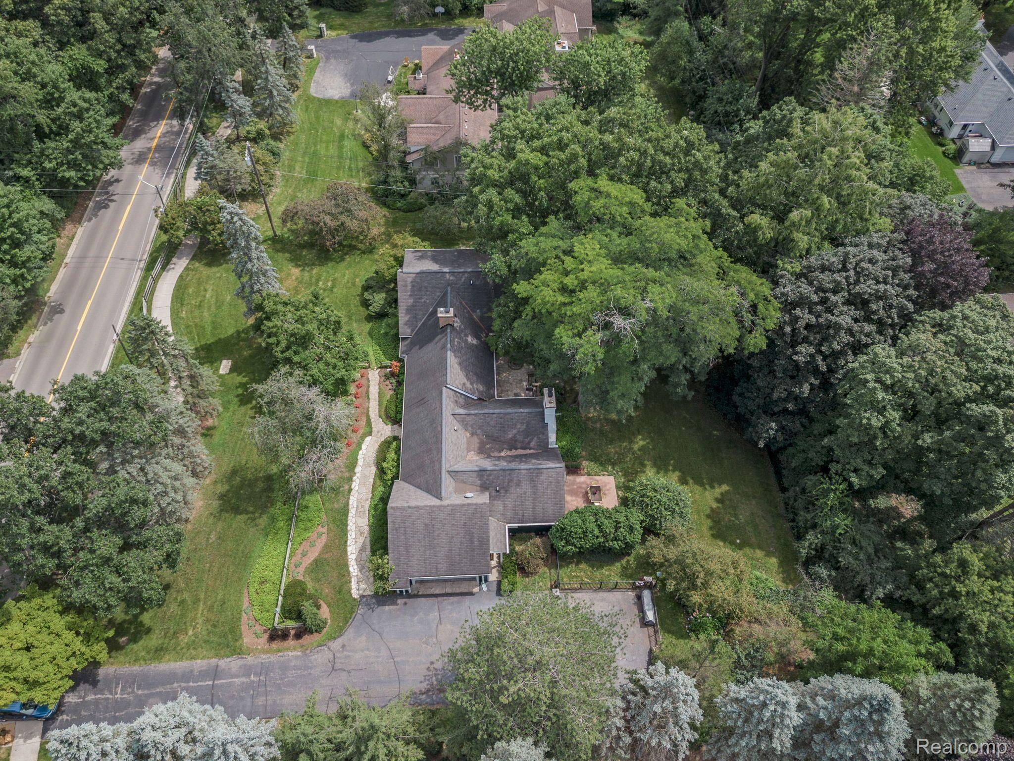 845 LONE PINE Road