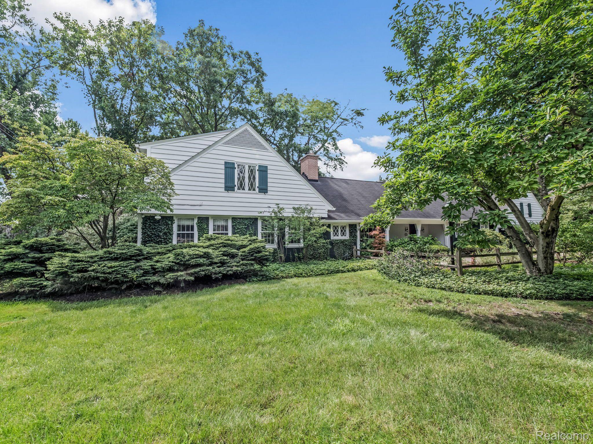 845 LONE PINE Road