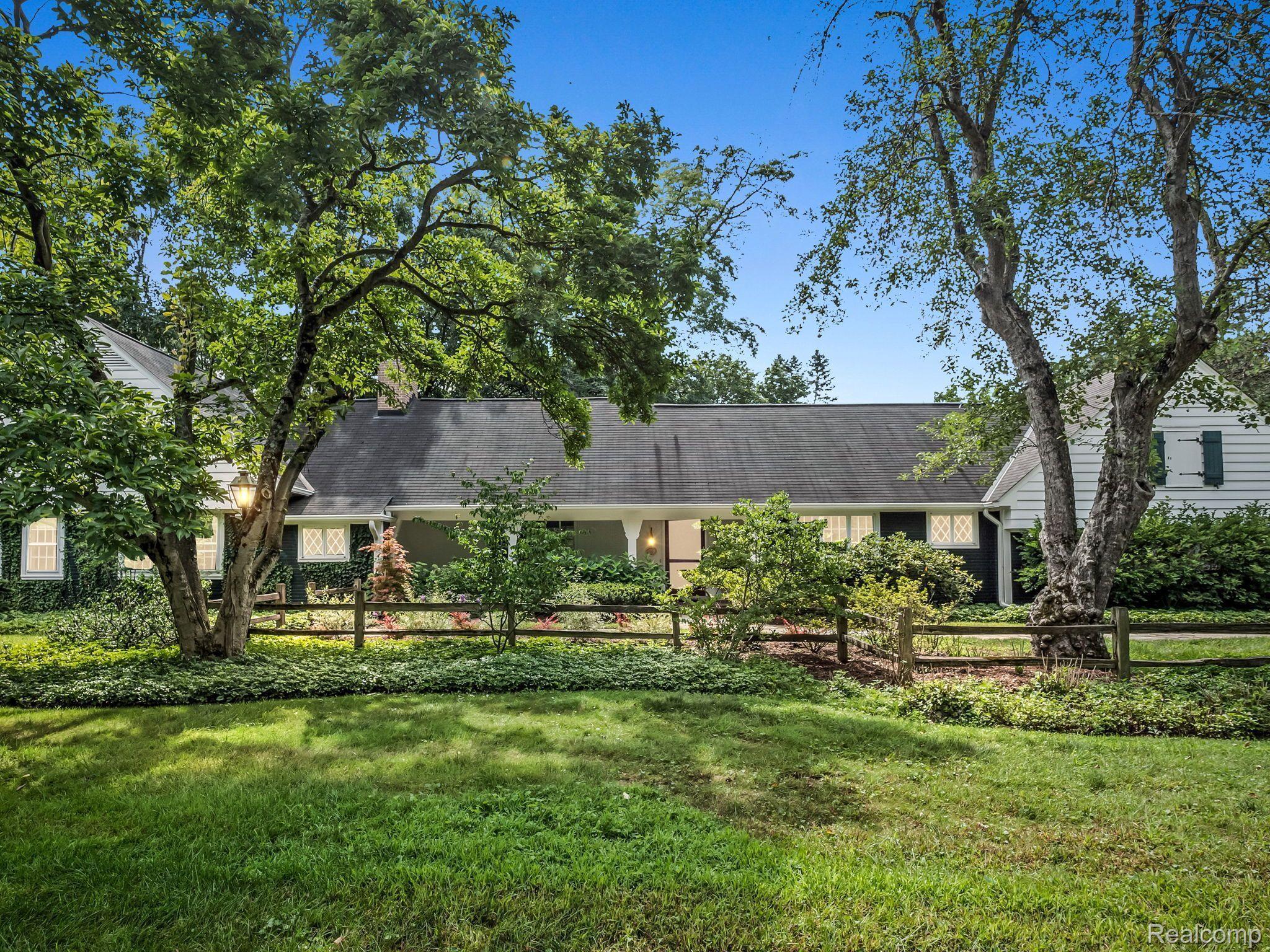 845 LONE PINE Road