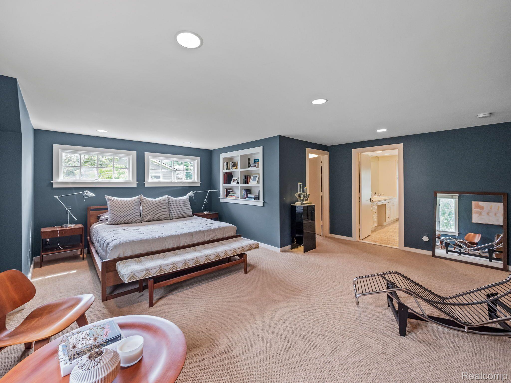 845 LONE PINE Road