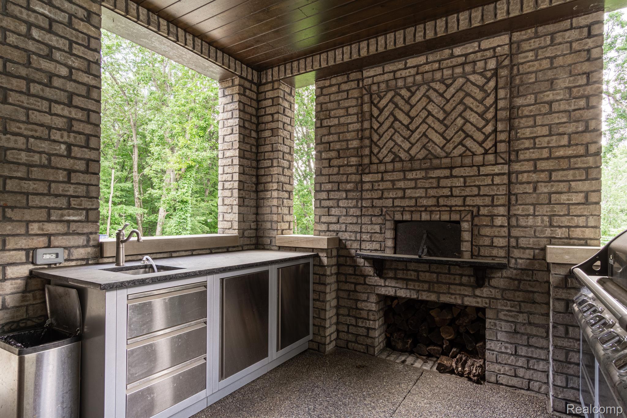 31145 WOODSIDE Drive