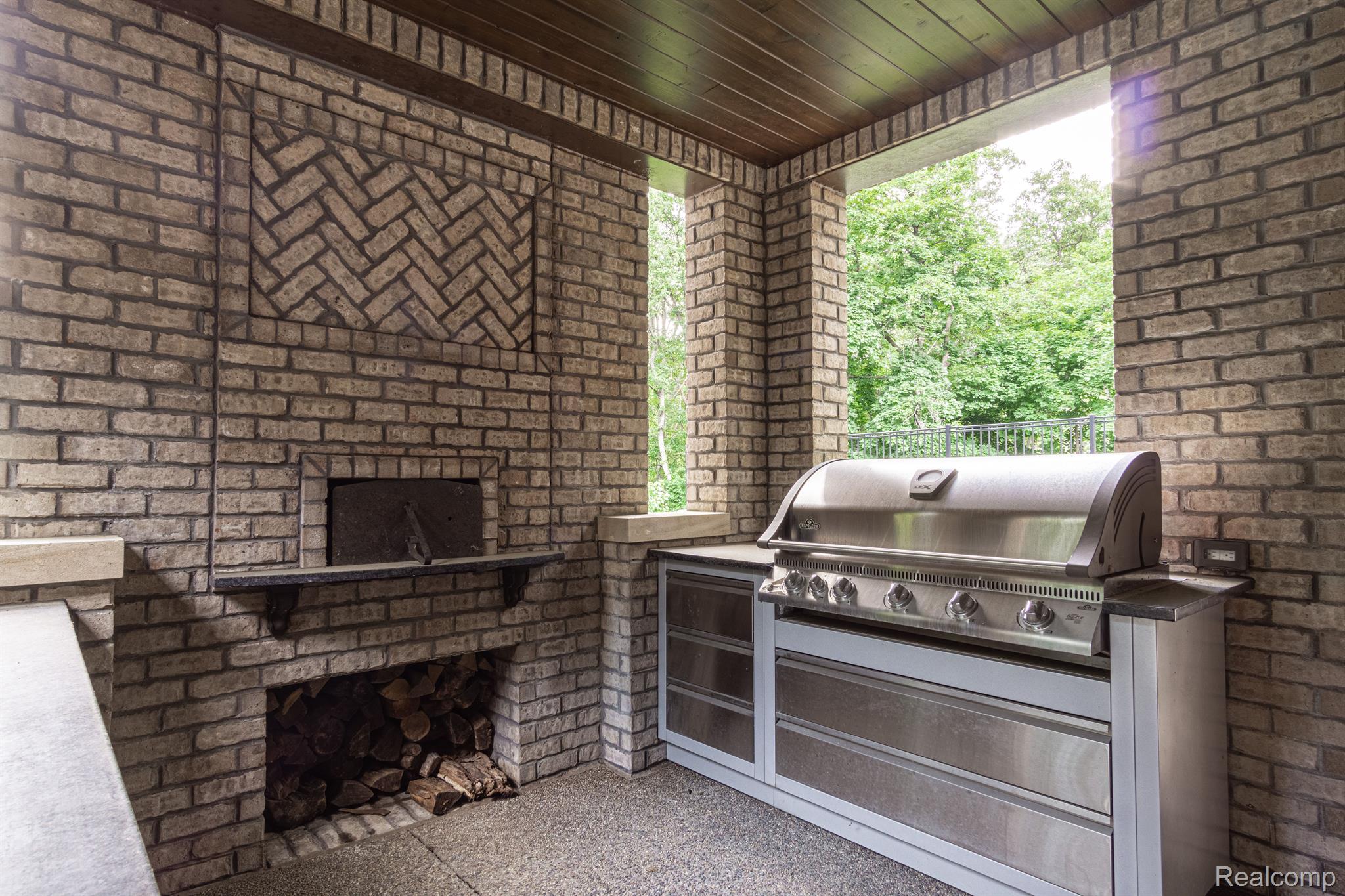 31145 WOODSIDE Drive