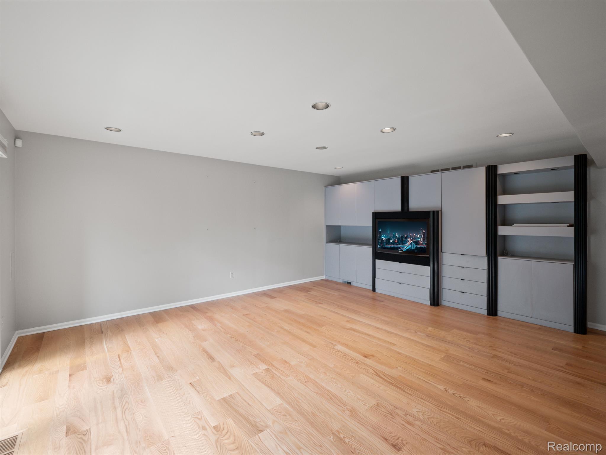 7437 STONY RIVER Court