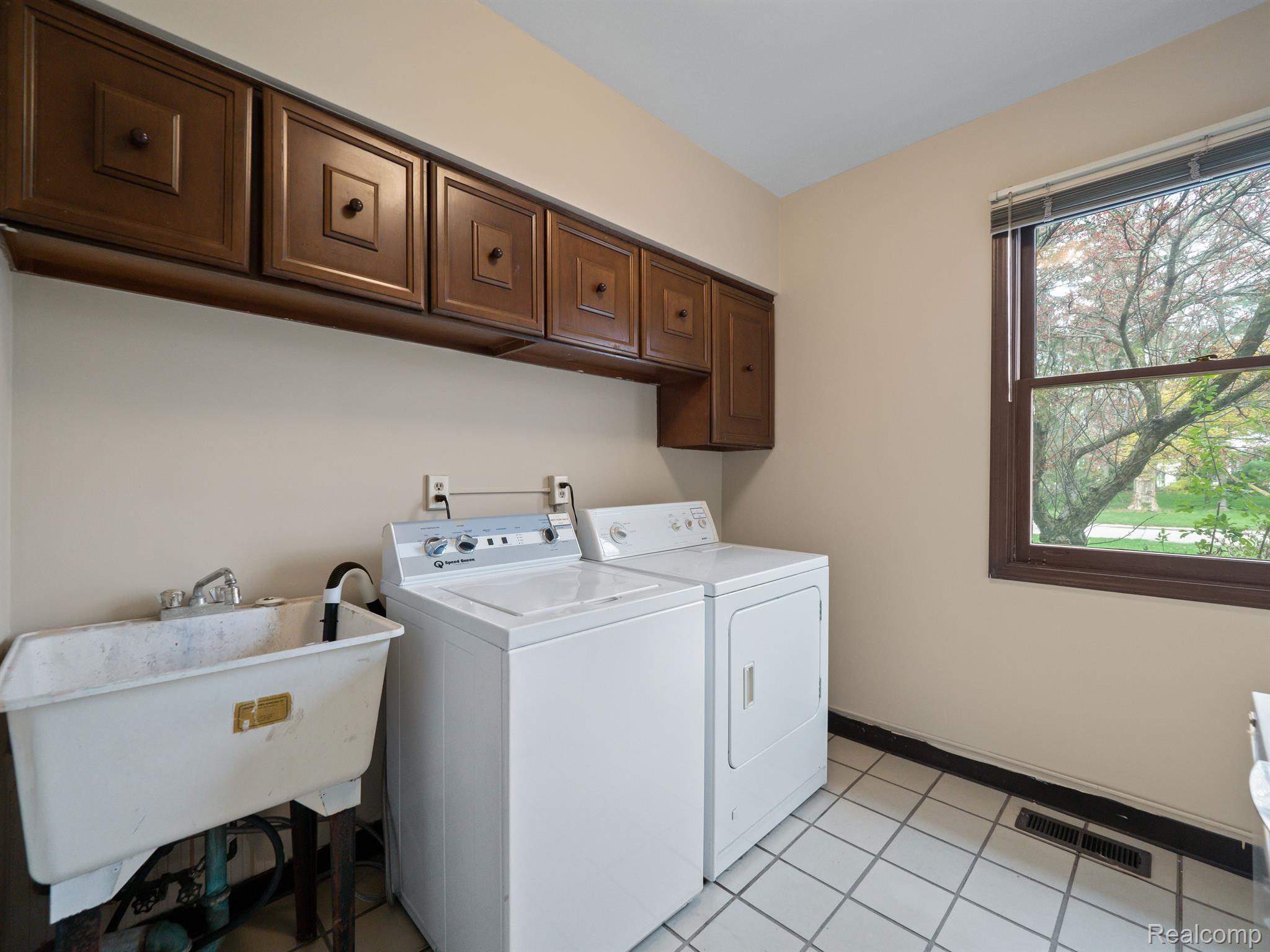 7437 STONY RIVER Court