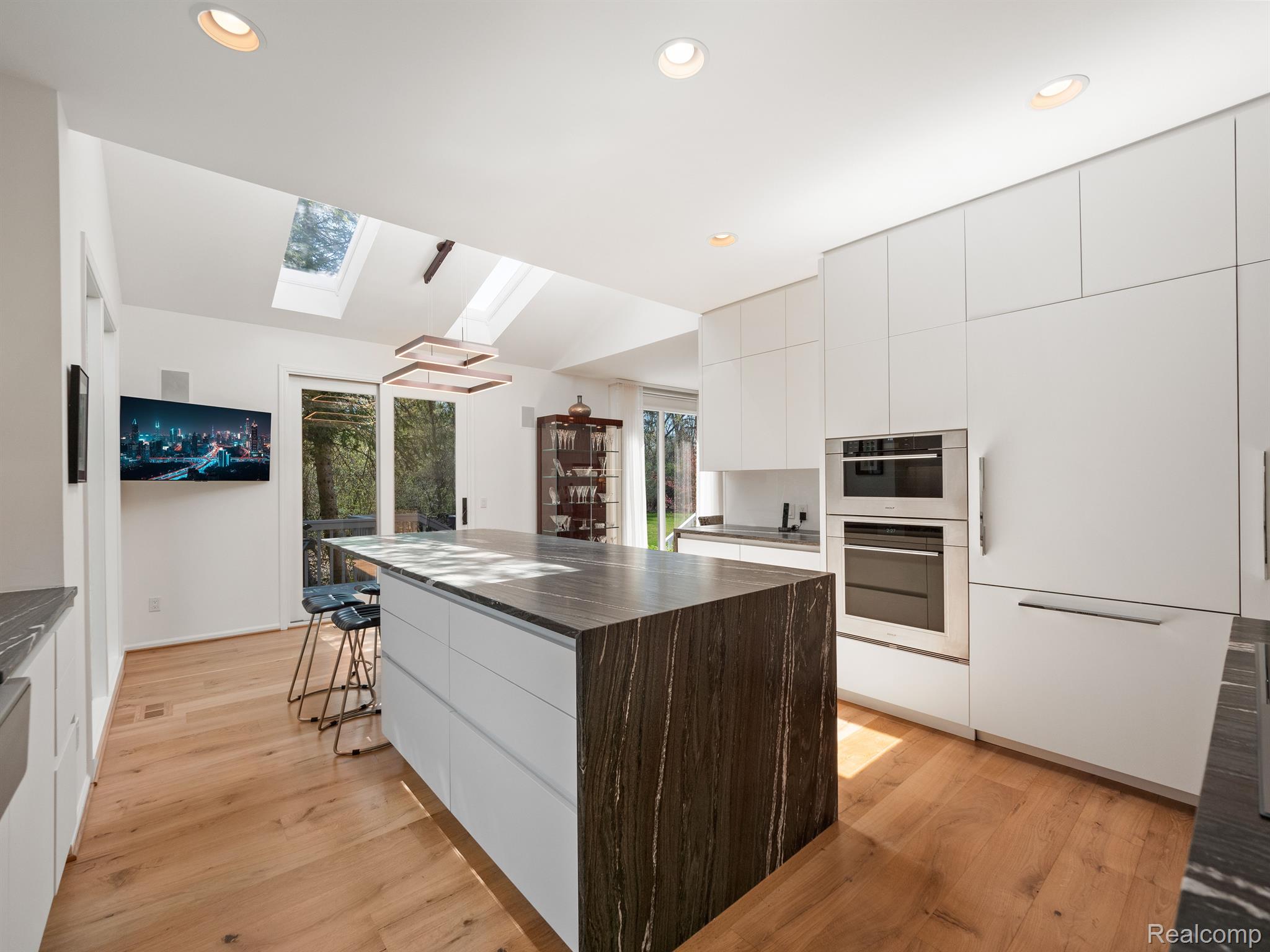 2822 BIRCHWOOD Court