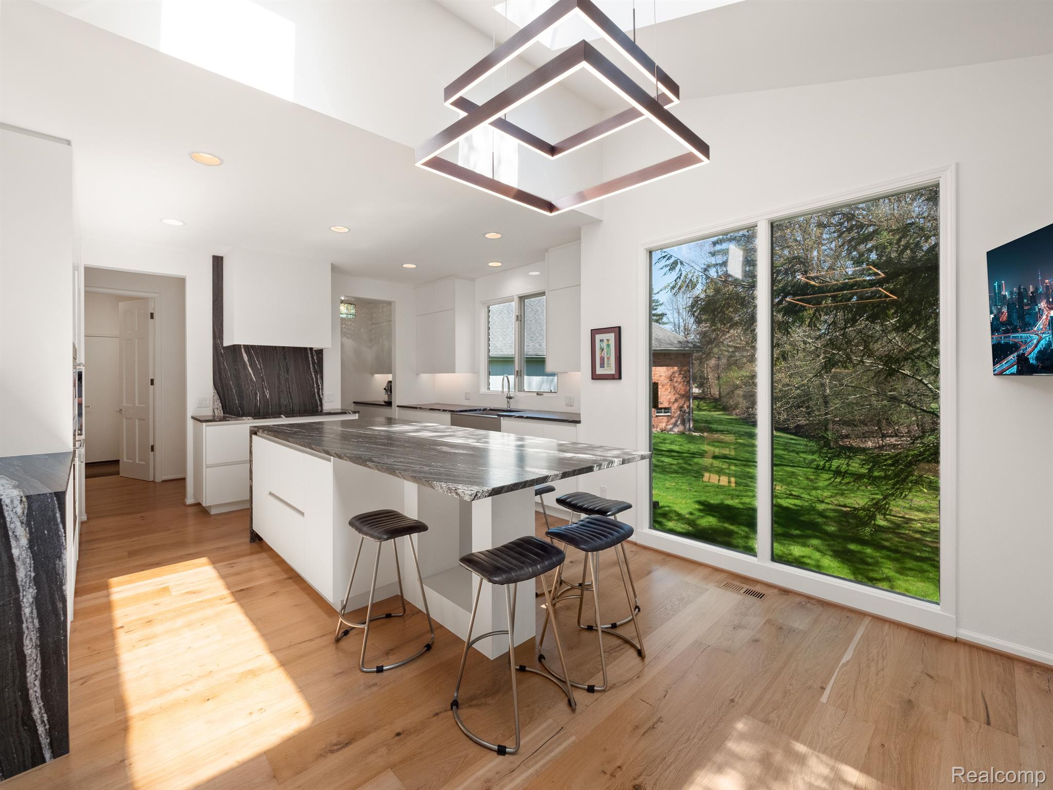 2822 BIRCHWOOD Court