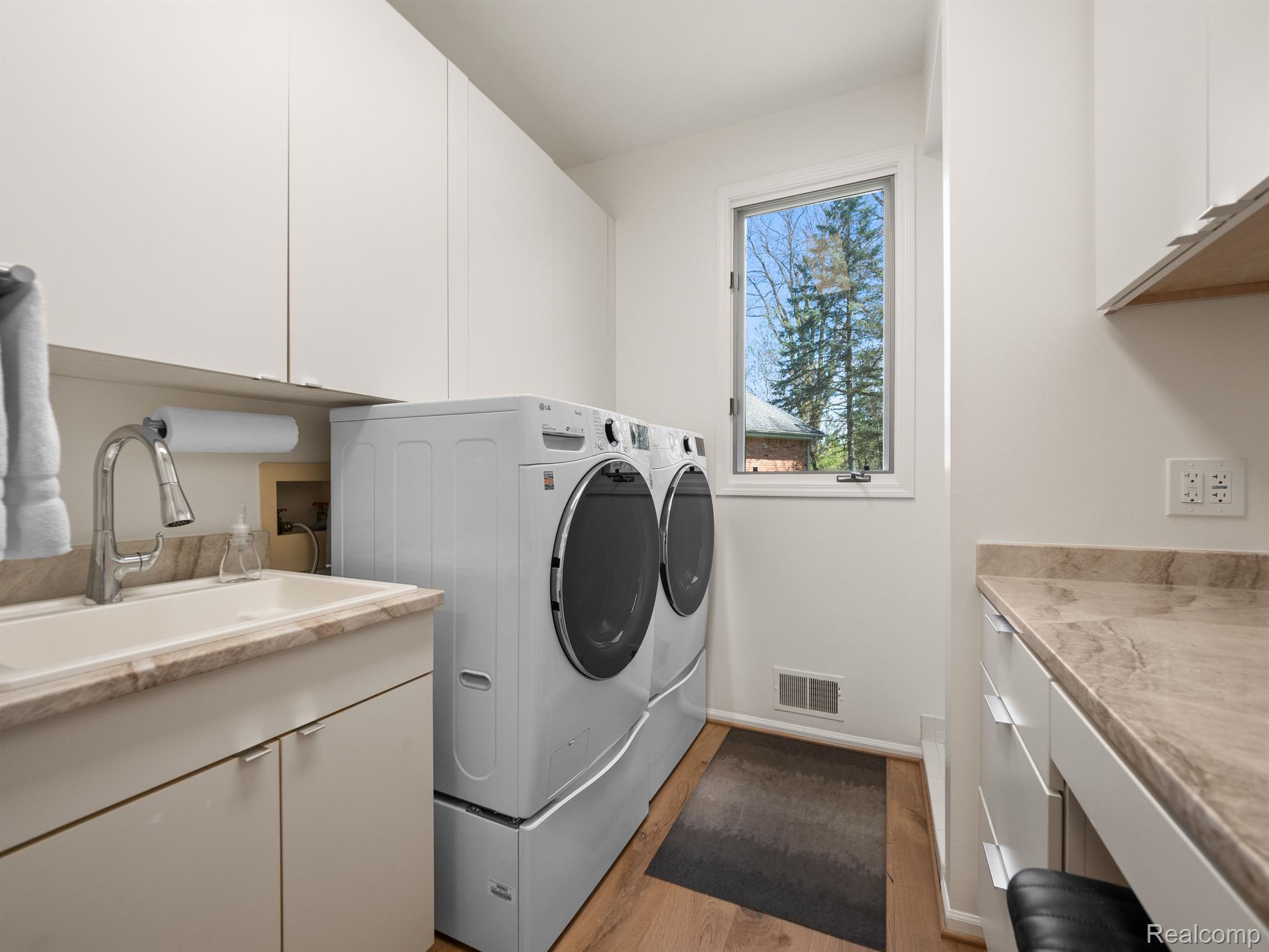 2822 BIRCHWOOD Court