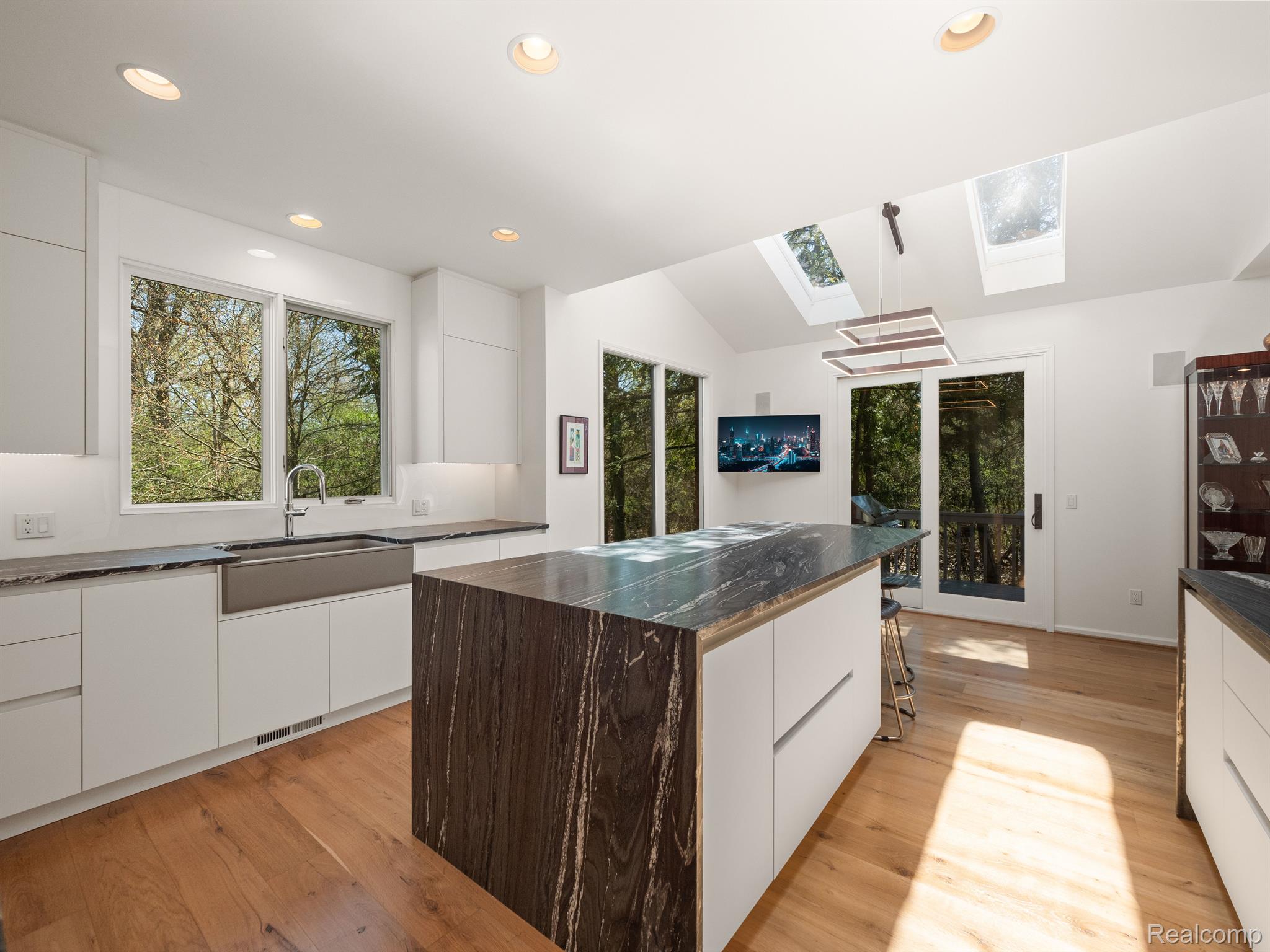 2822 BIRCHWOOD Court