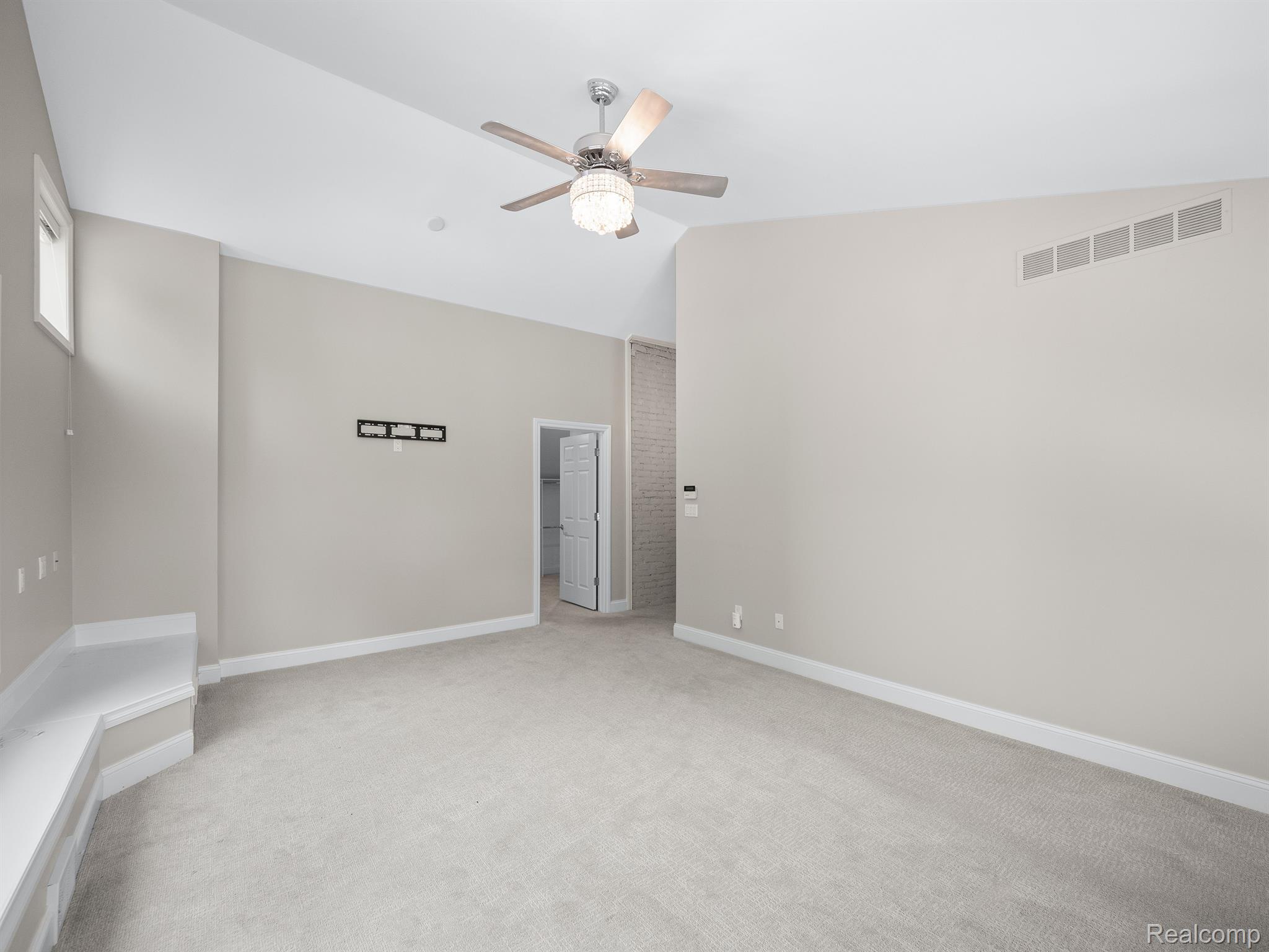 662 BENNINGTON Drive