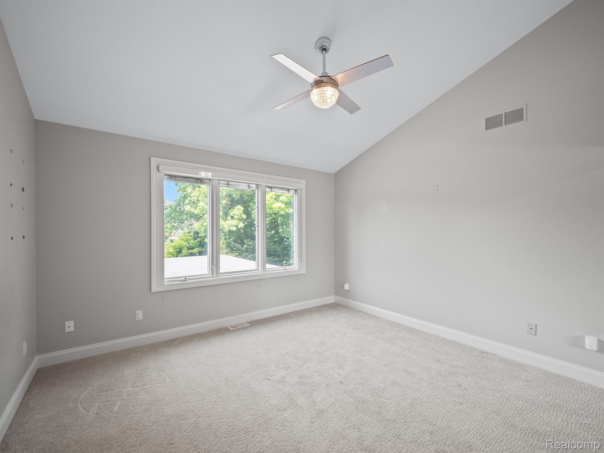 662 BENNINGTON Drive