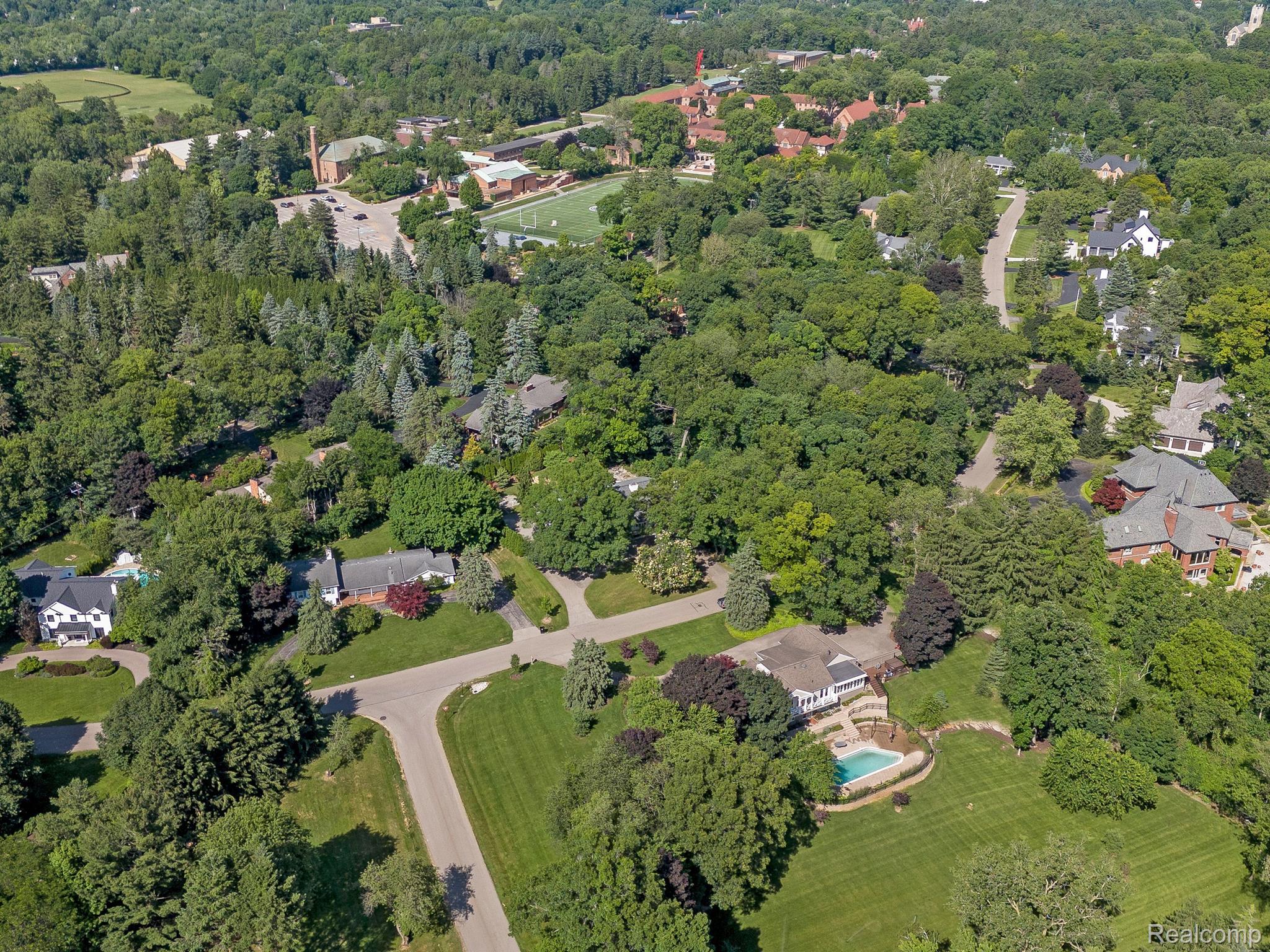 662 BENNINGTON Drive
