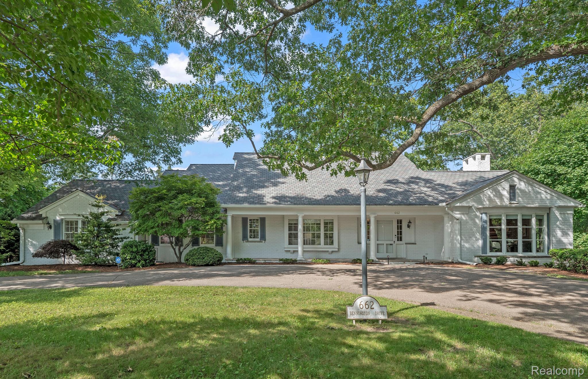 662 BENNINGTON Drive
