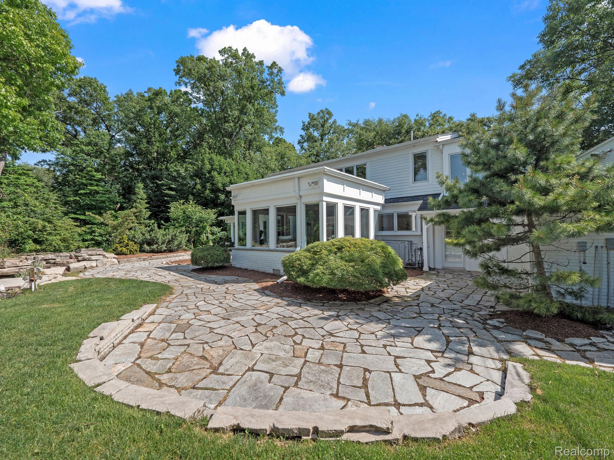 662 BENNINGTON Drive