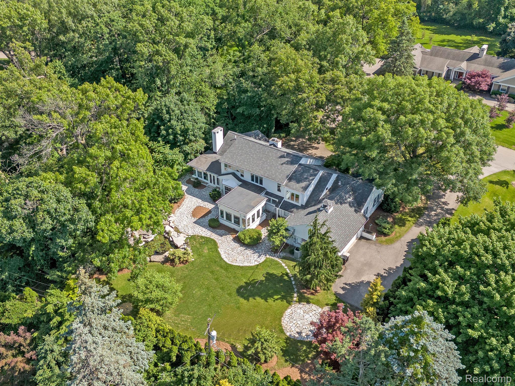 662 BENNINGTON Drive
