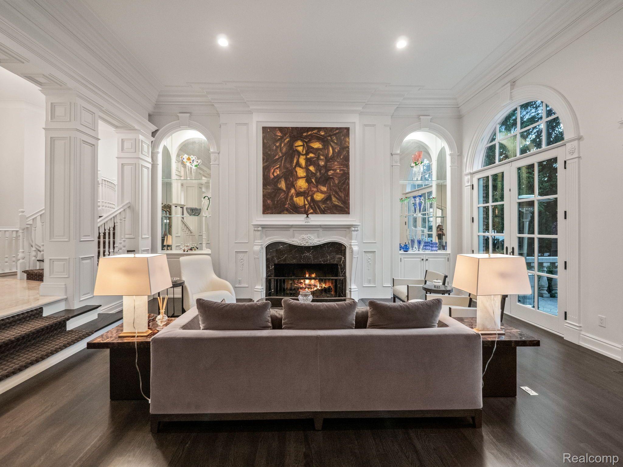 571 EDGEMERE