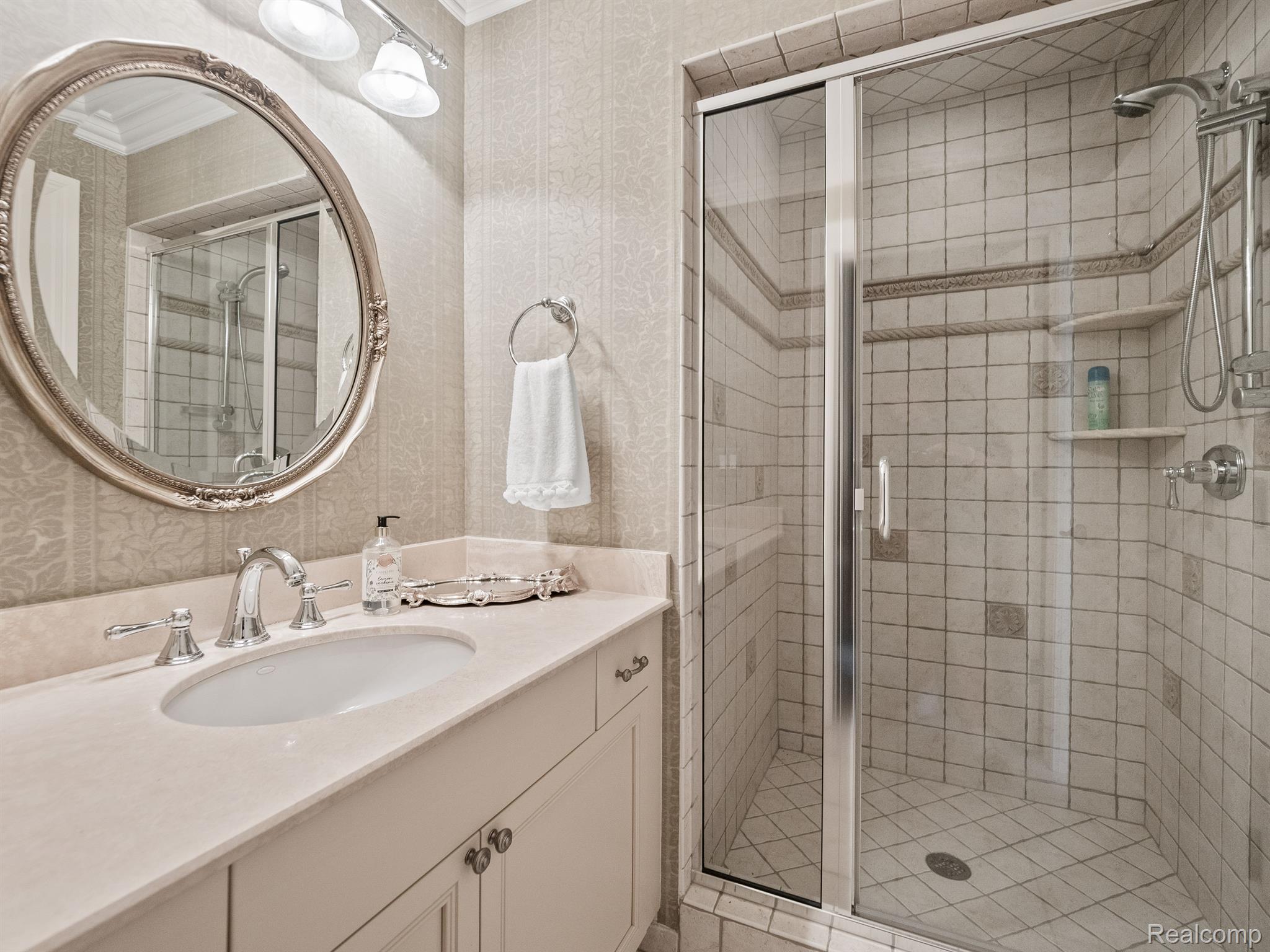 548 BARRINGTON Court