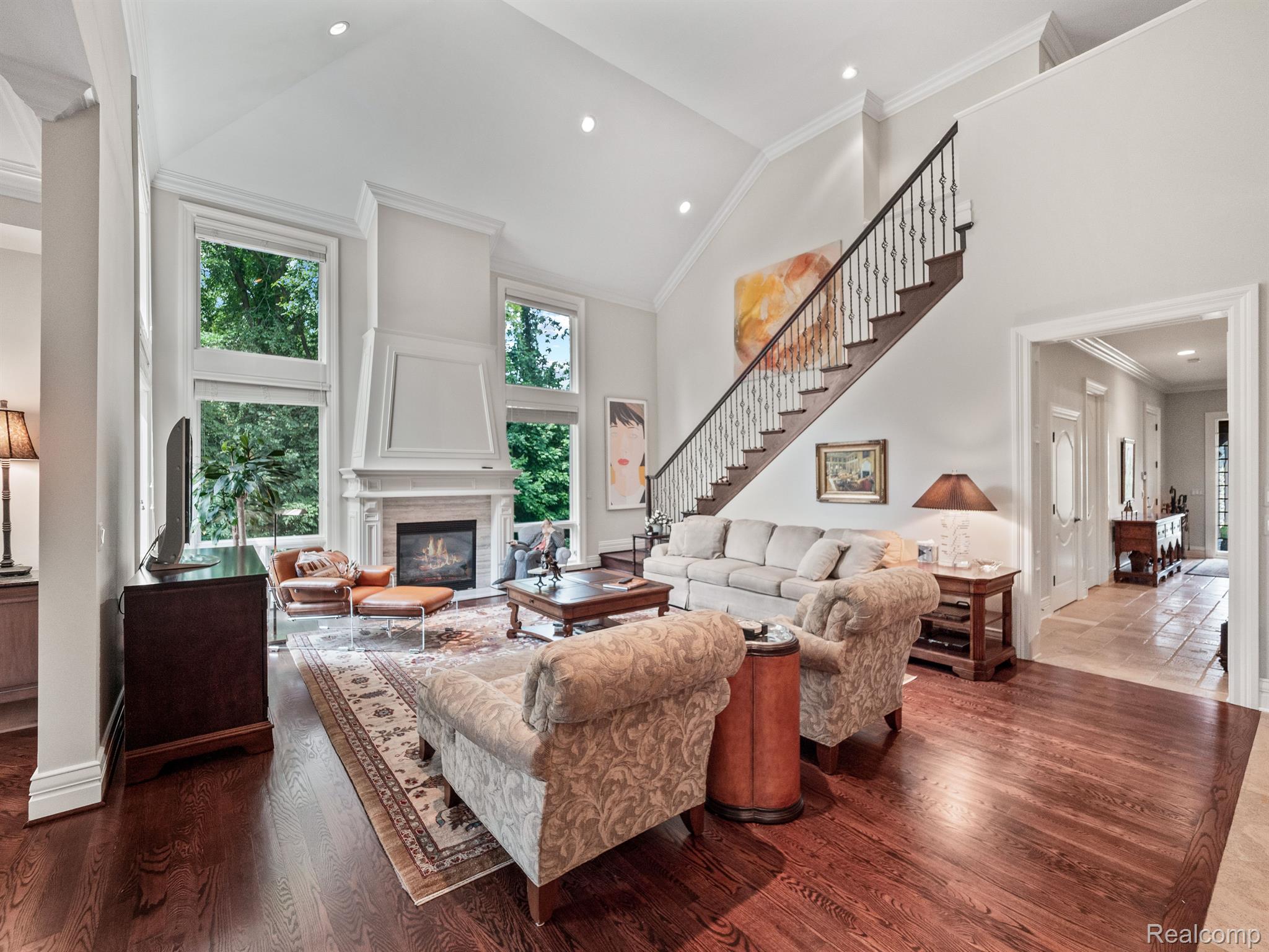 548 BARRINGTON Court