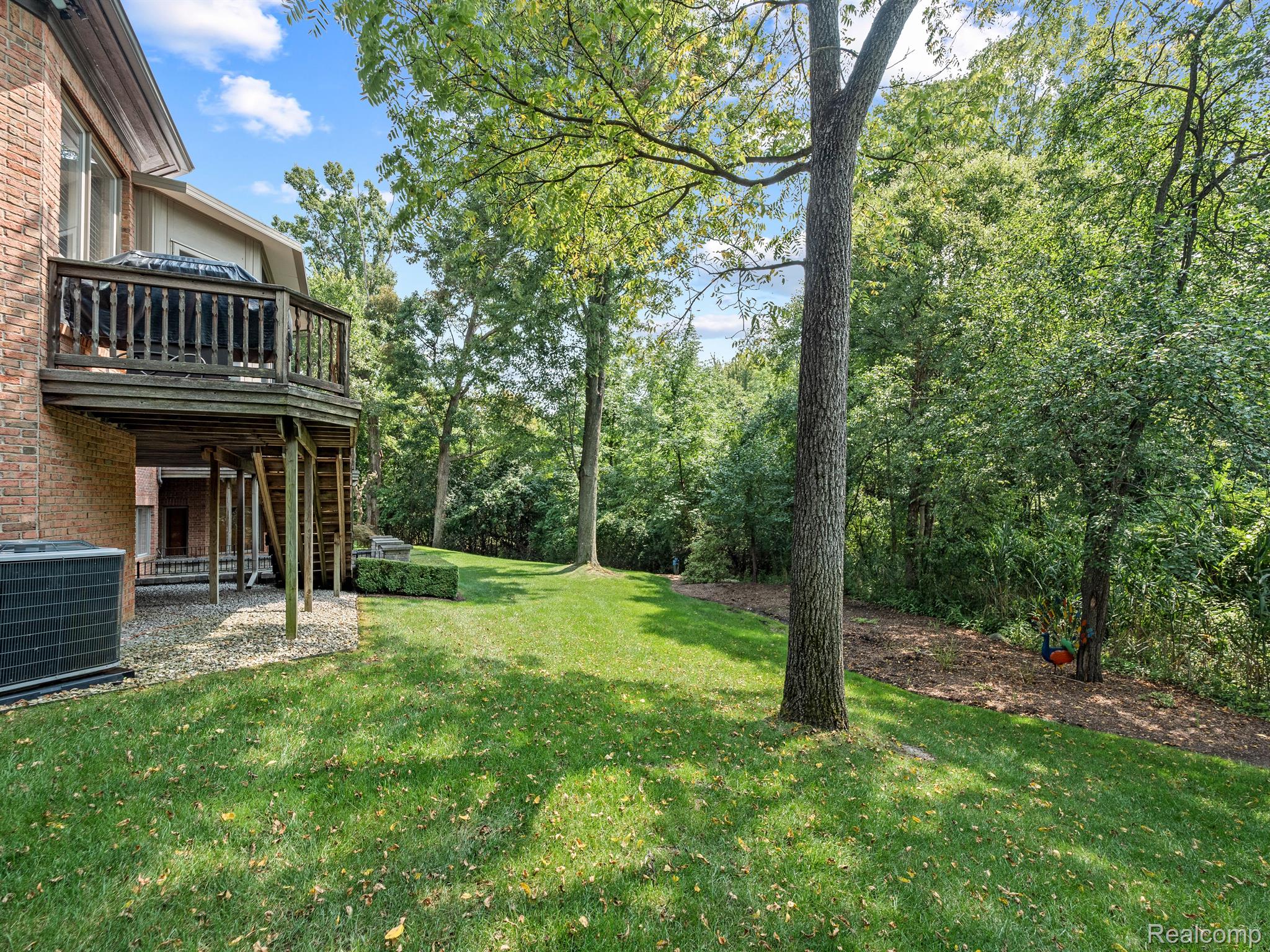 548 BARRINGTON Court