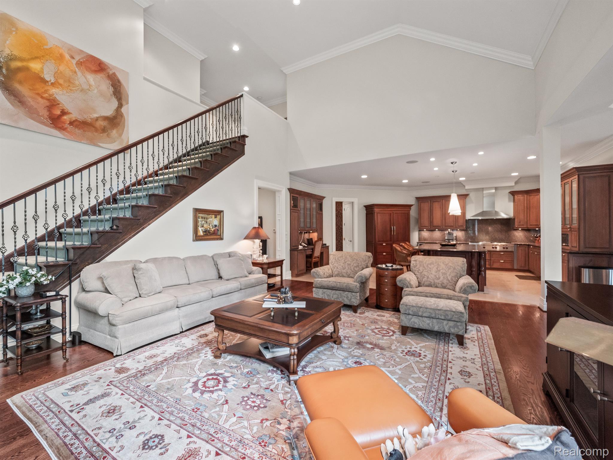 548 BARRINGTON Court