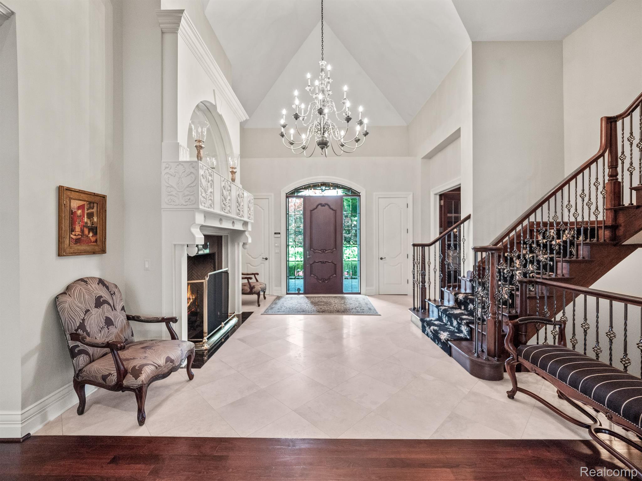 548 BARRINGTON Court