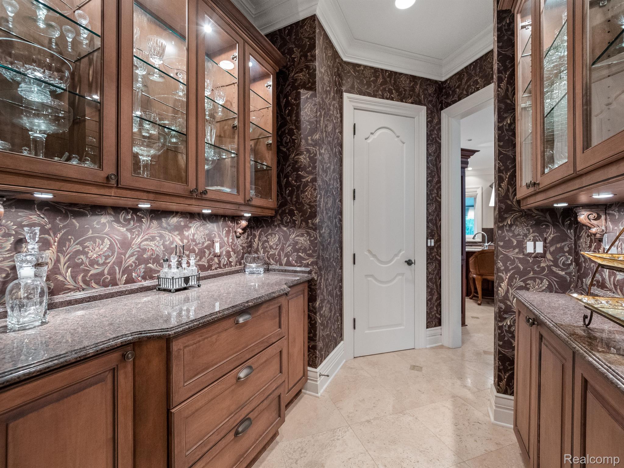 548 BARRINGTON Court