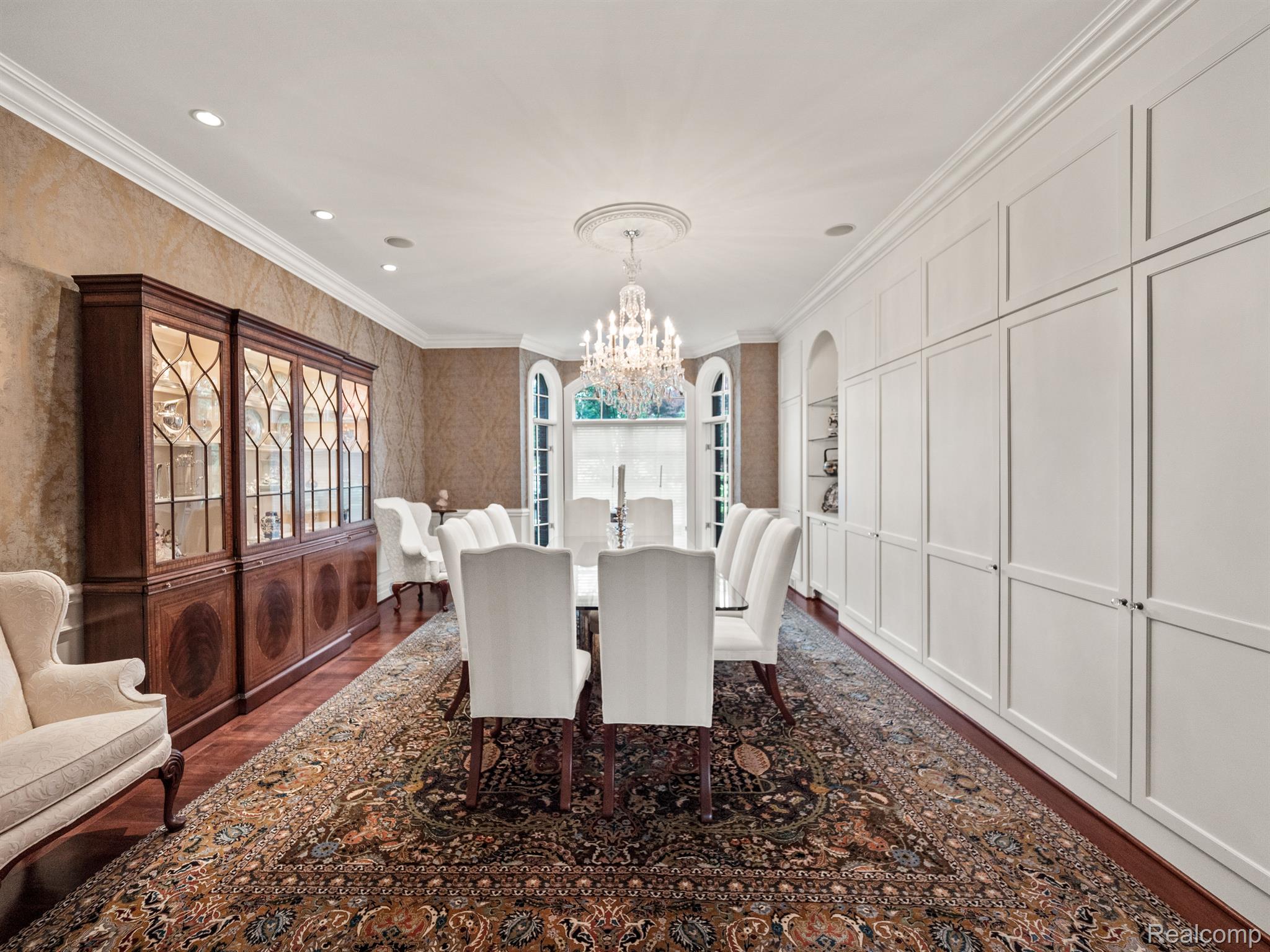 548 BARRINGTON Court